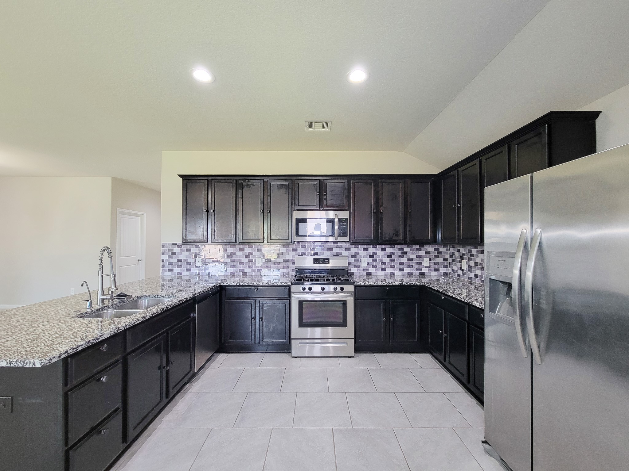 29614 Breakwater Drive Property Photo 14