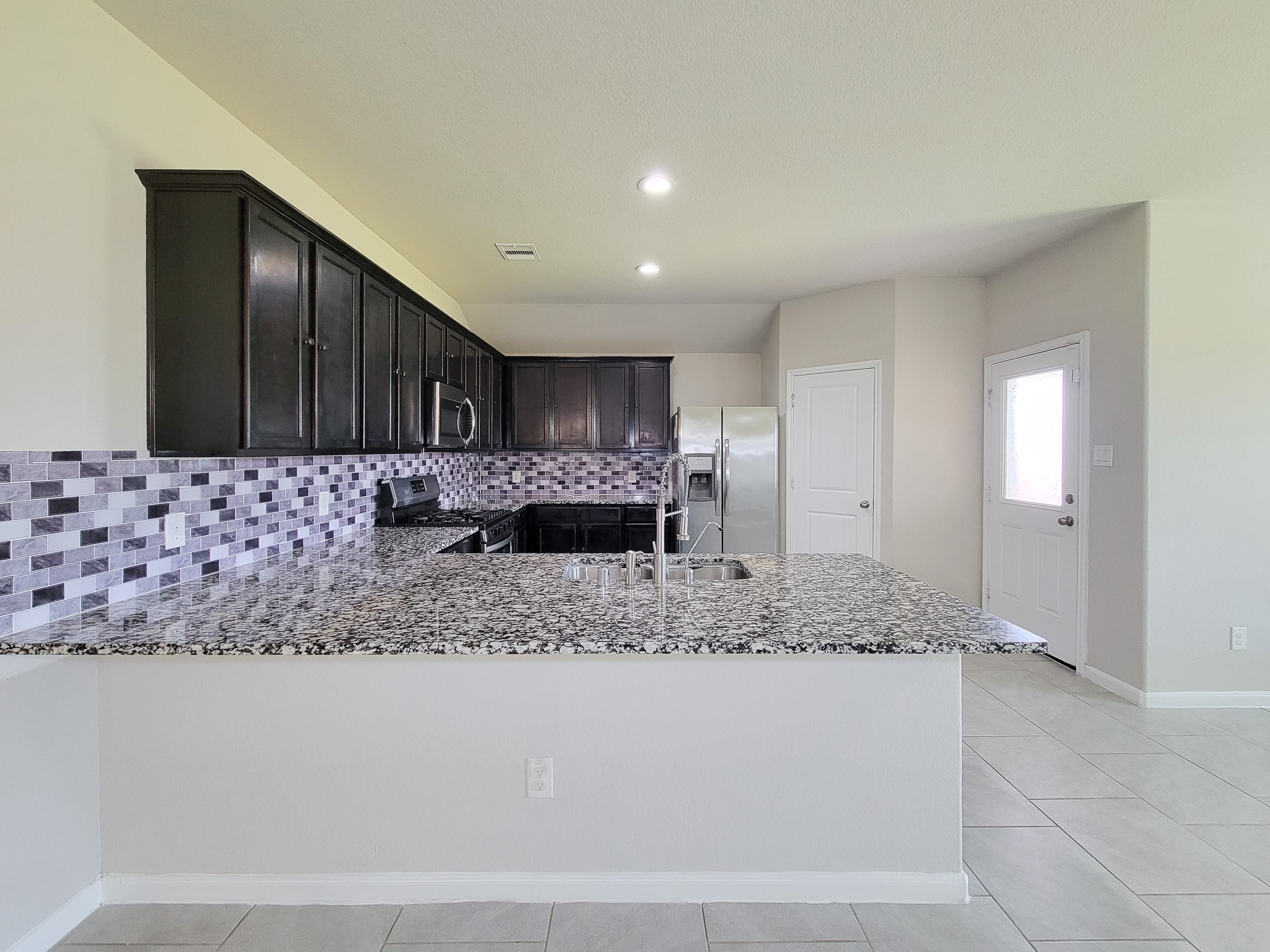 29614 Breakwater Drive Property Photo 16