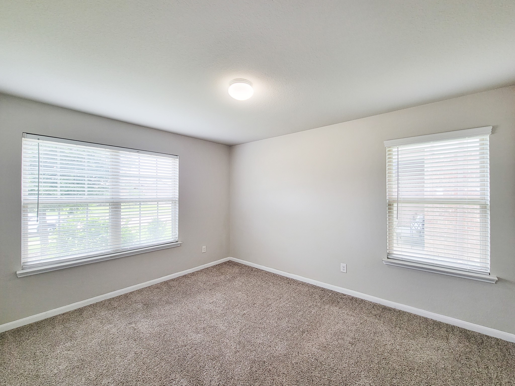 29614 Breakwater Drive Property Photo 20