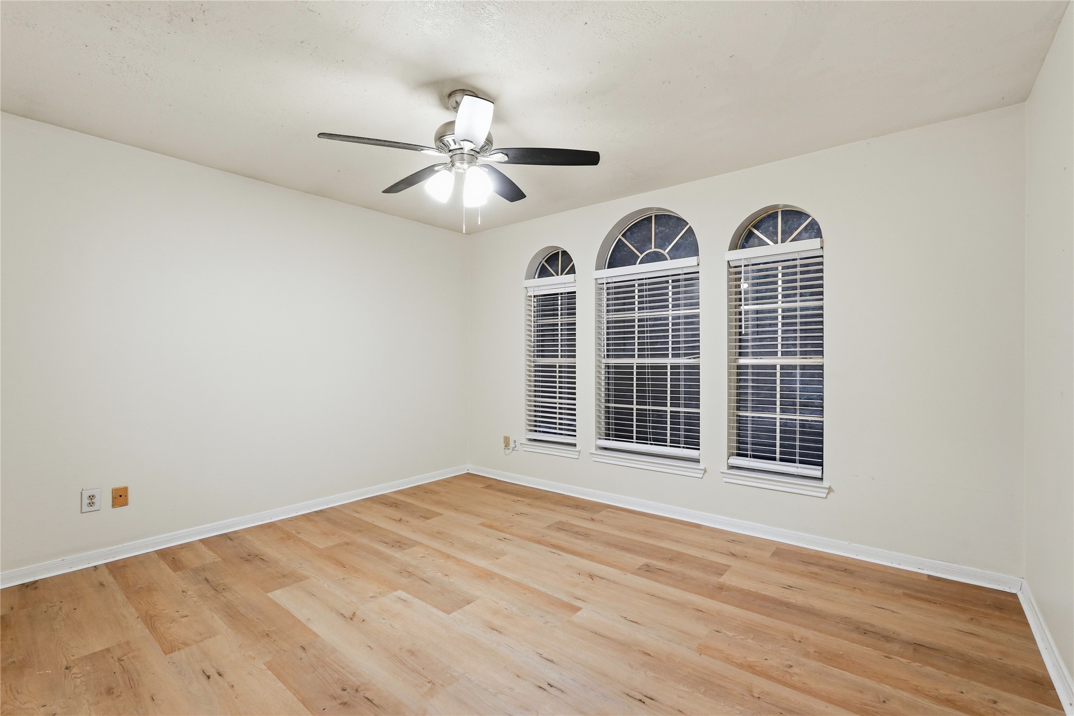 14203 Torrey Forest Drive Property Photo 23