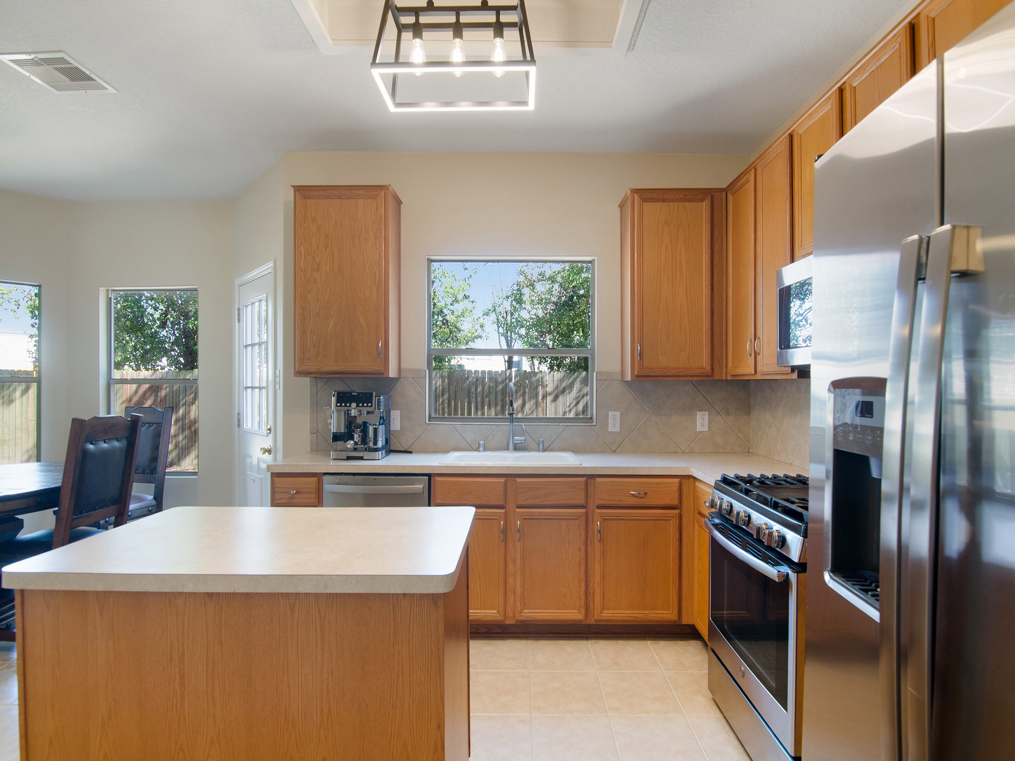 22527 Hamlet Park Court Property Photo 11