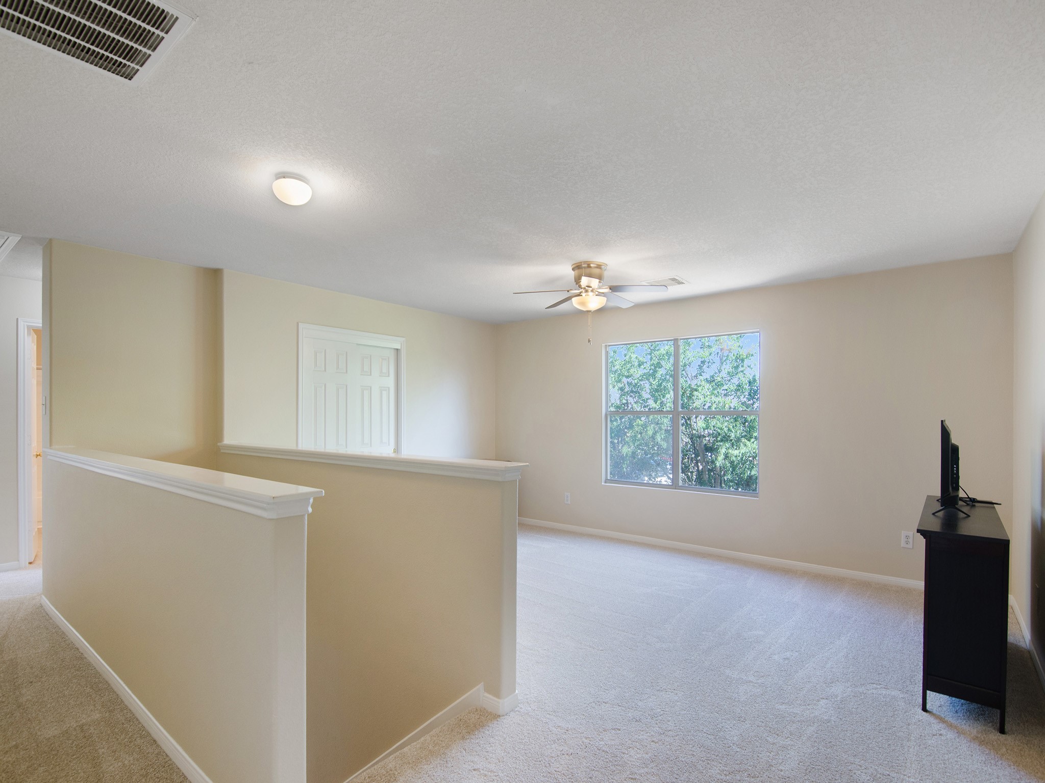 22527 Hamlet Park Court Property Photo 16