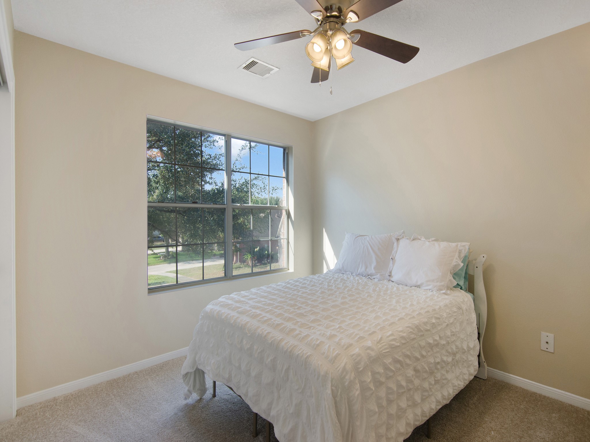 22527 Hamlet Park Court Property Photo 24