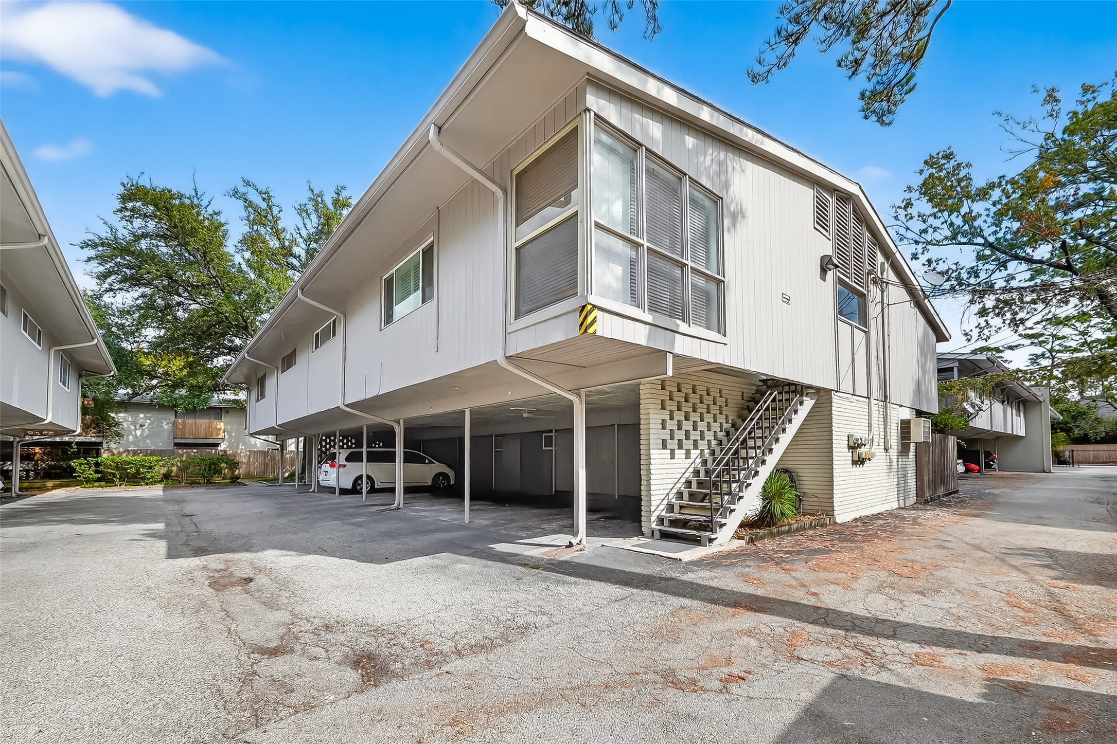 909 Silber Road 16c Property Photo