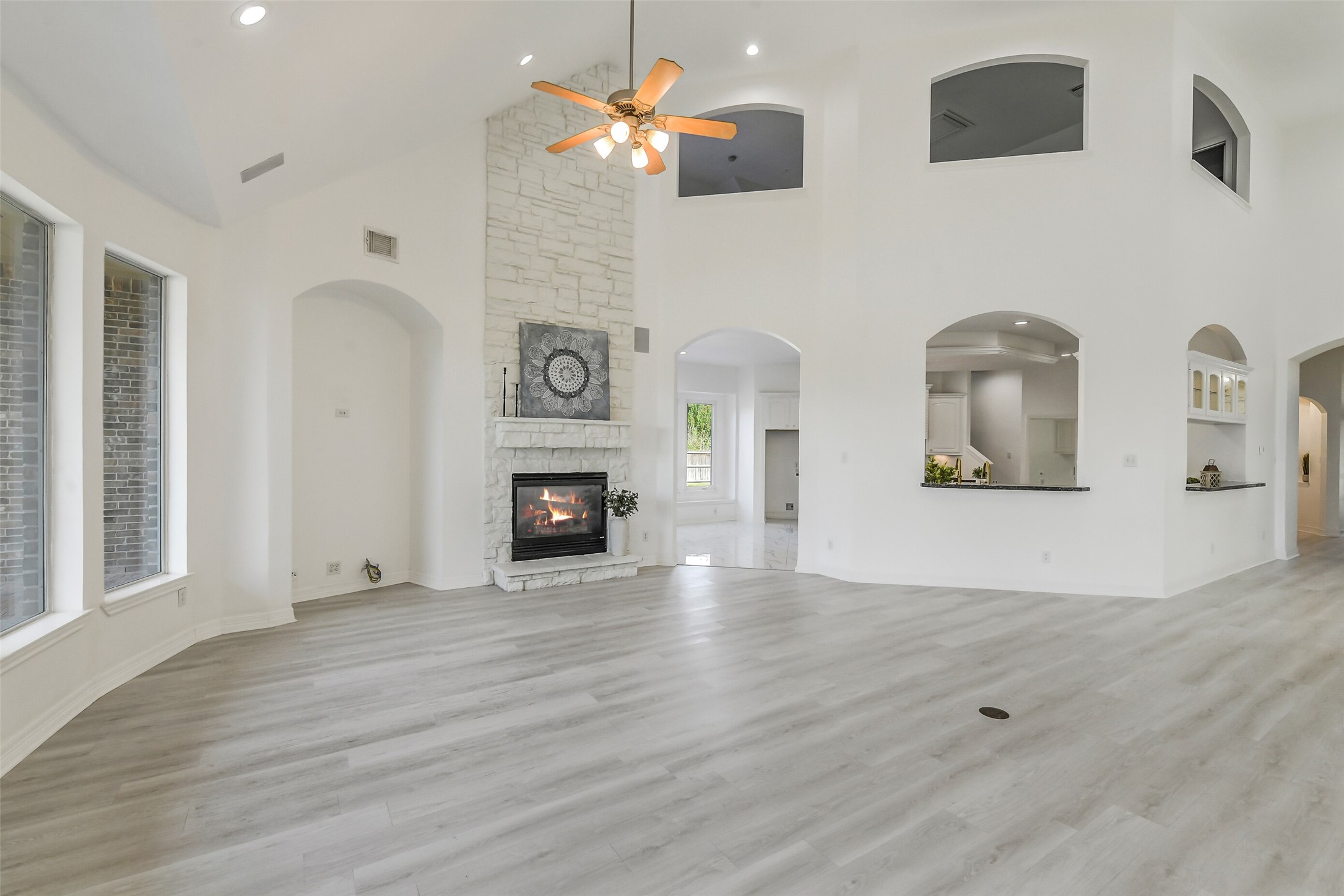 21018 W Farwood Terrace Property Photo 7