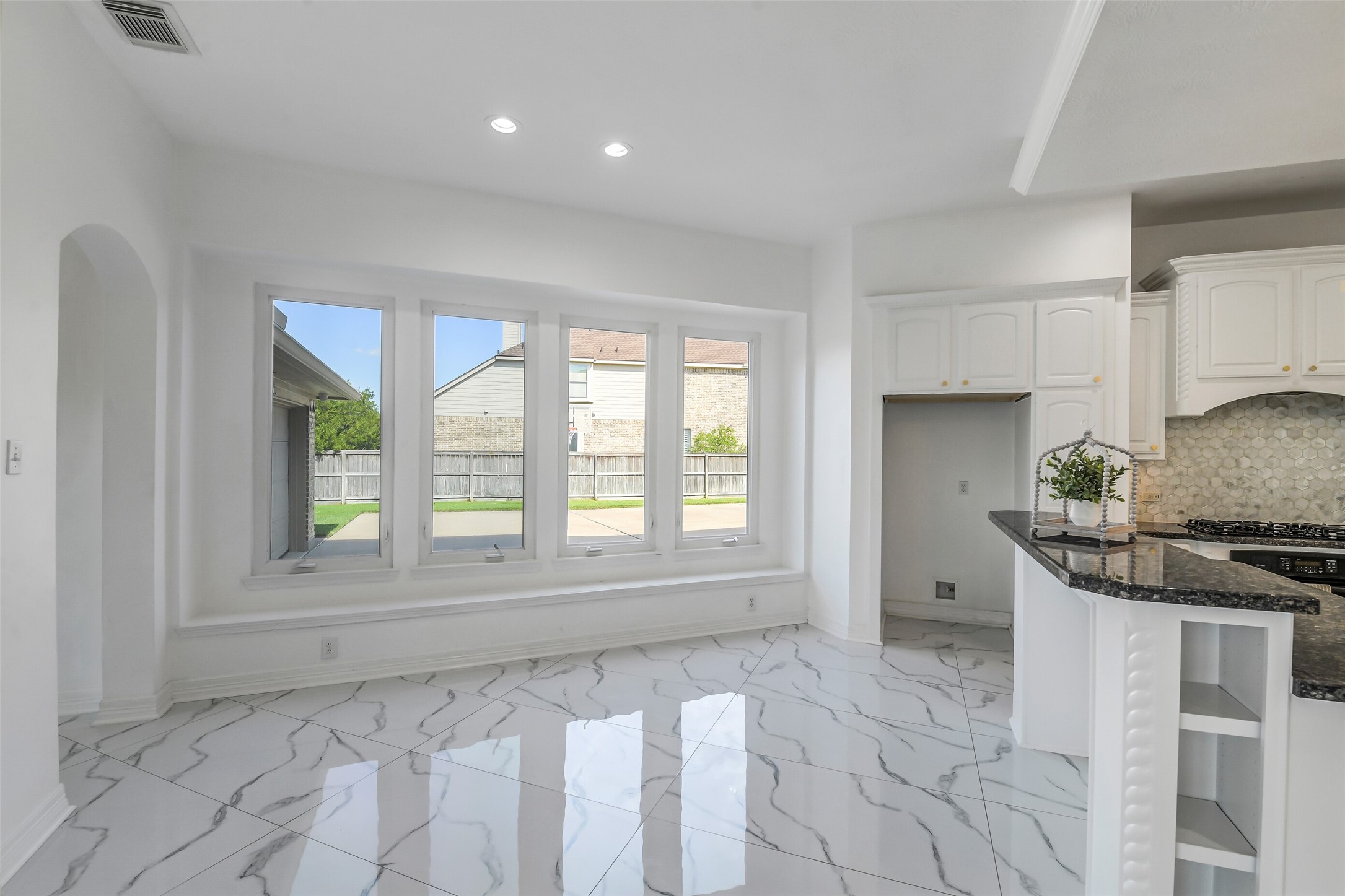 21018 W Farwood Terrace Property Photo 13