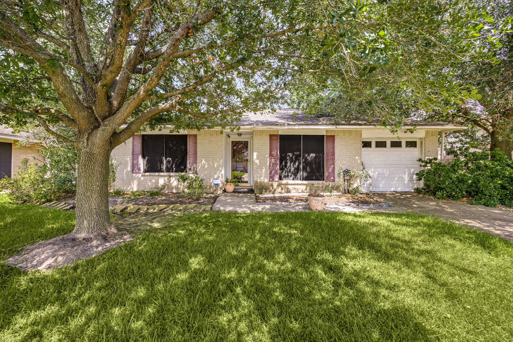 1342 Castle Glen Drive Property Photo 1