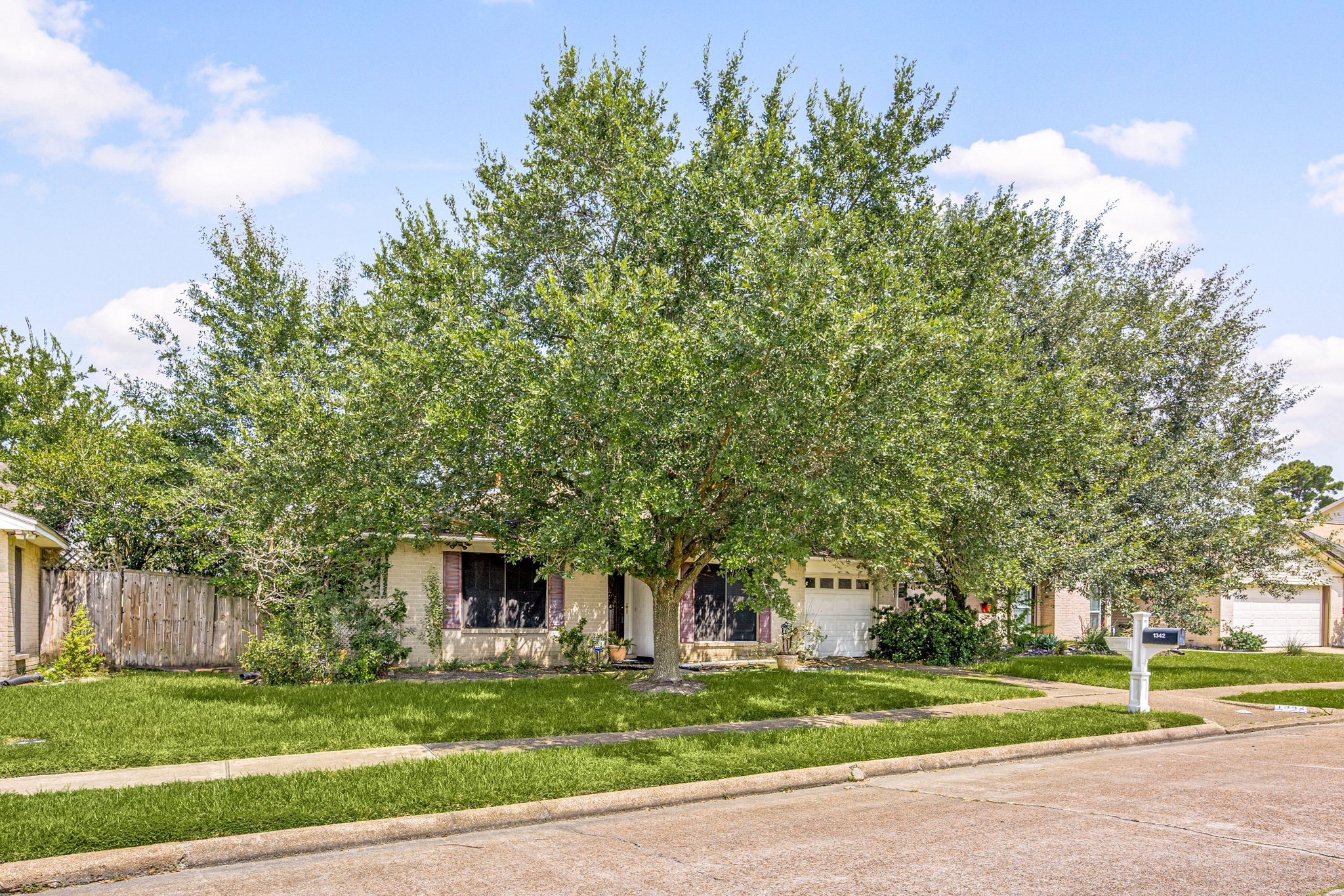 1342 Castle Glen Drive Property Photo 4