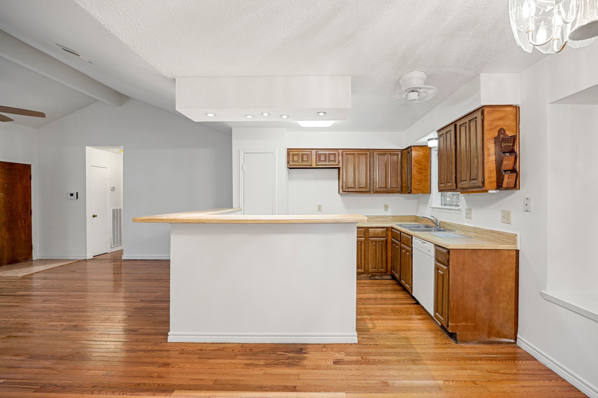 1342 Castle Glen Drive Property Photo 12