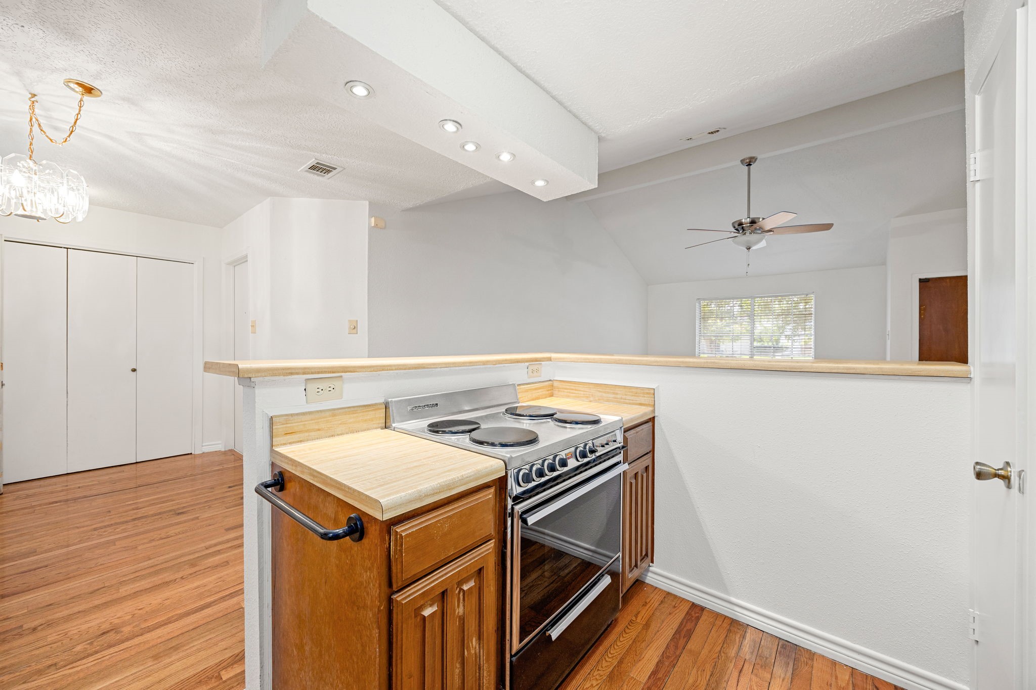 1342 Castle Glen Drive Property Photo 14