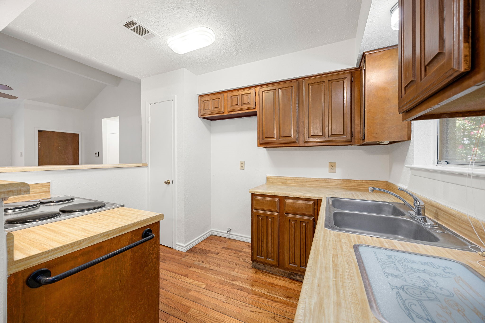 1342 Castle Glen Drive Property Photo 15
