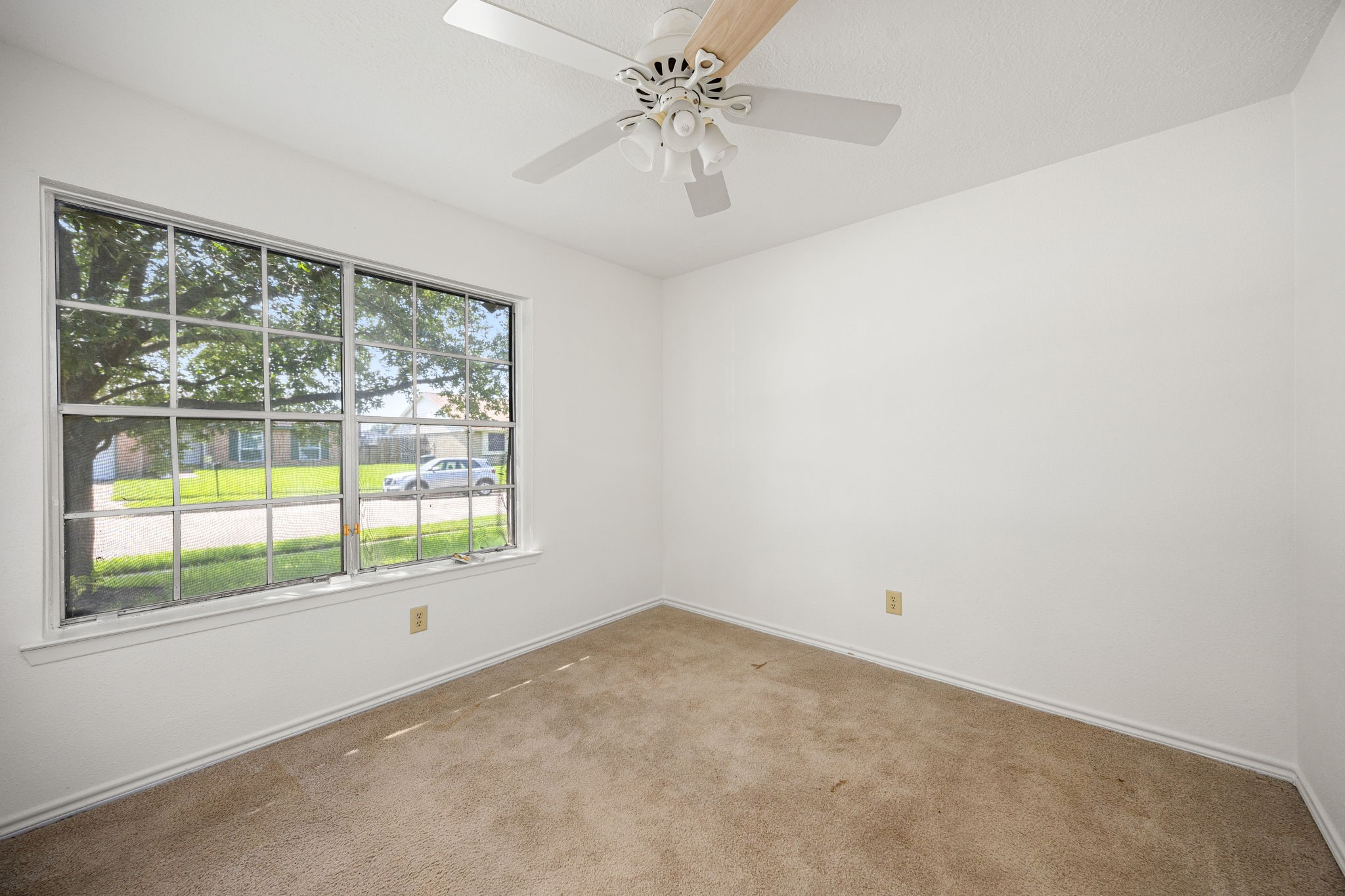 1342 Castle Glen Drive Property Photo 22