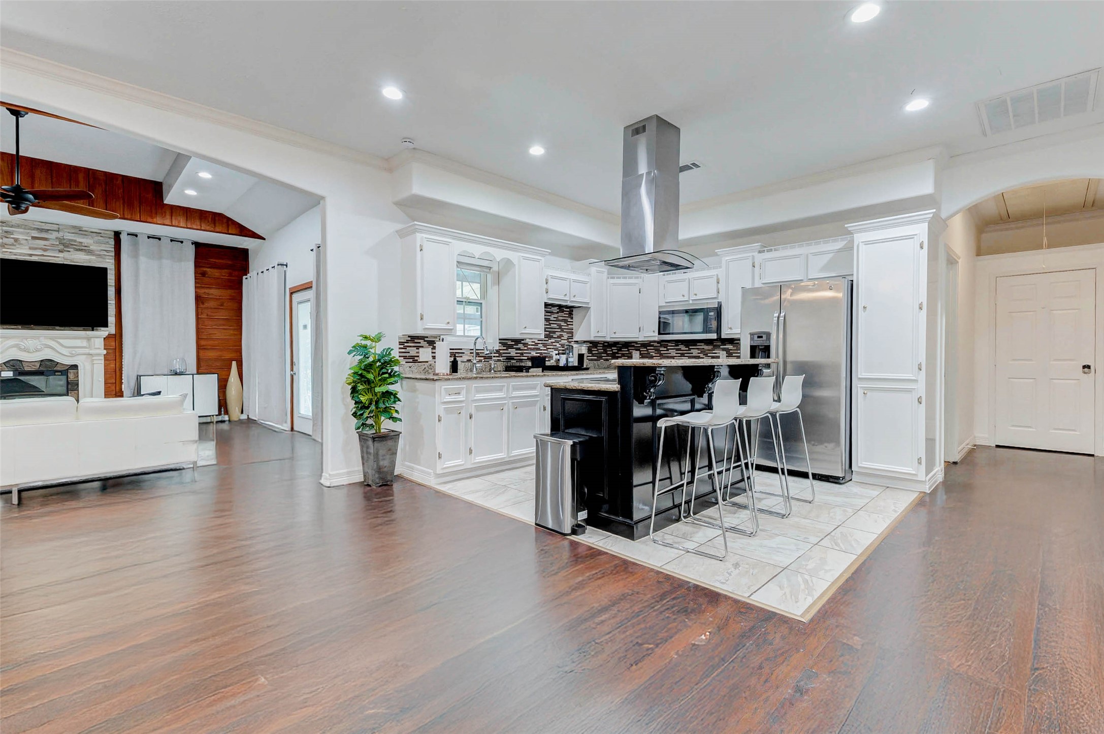 10905 Shady Lane A Property Photo 5