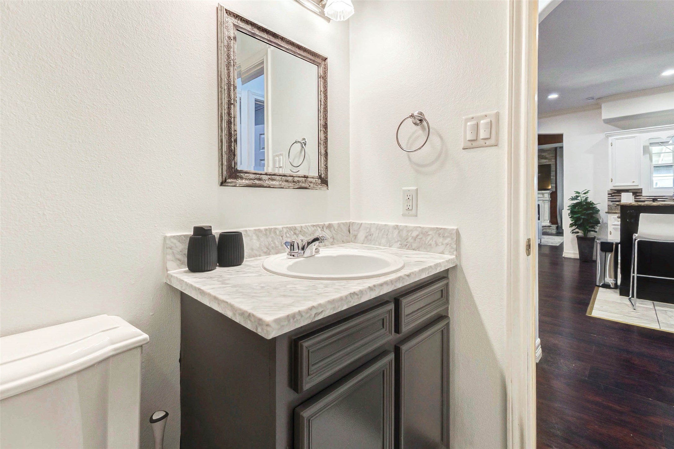 10905 Shady Lane A Property Photo 14