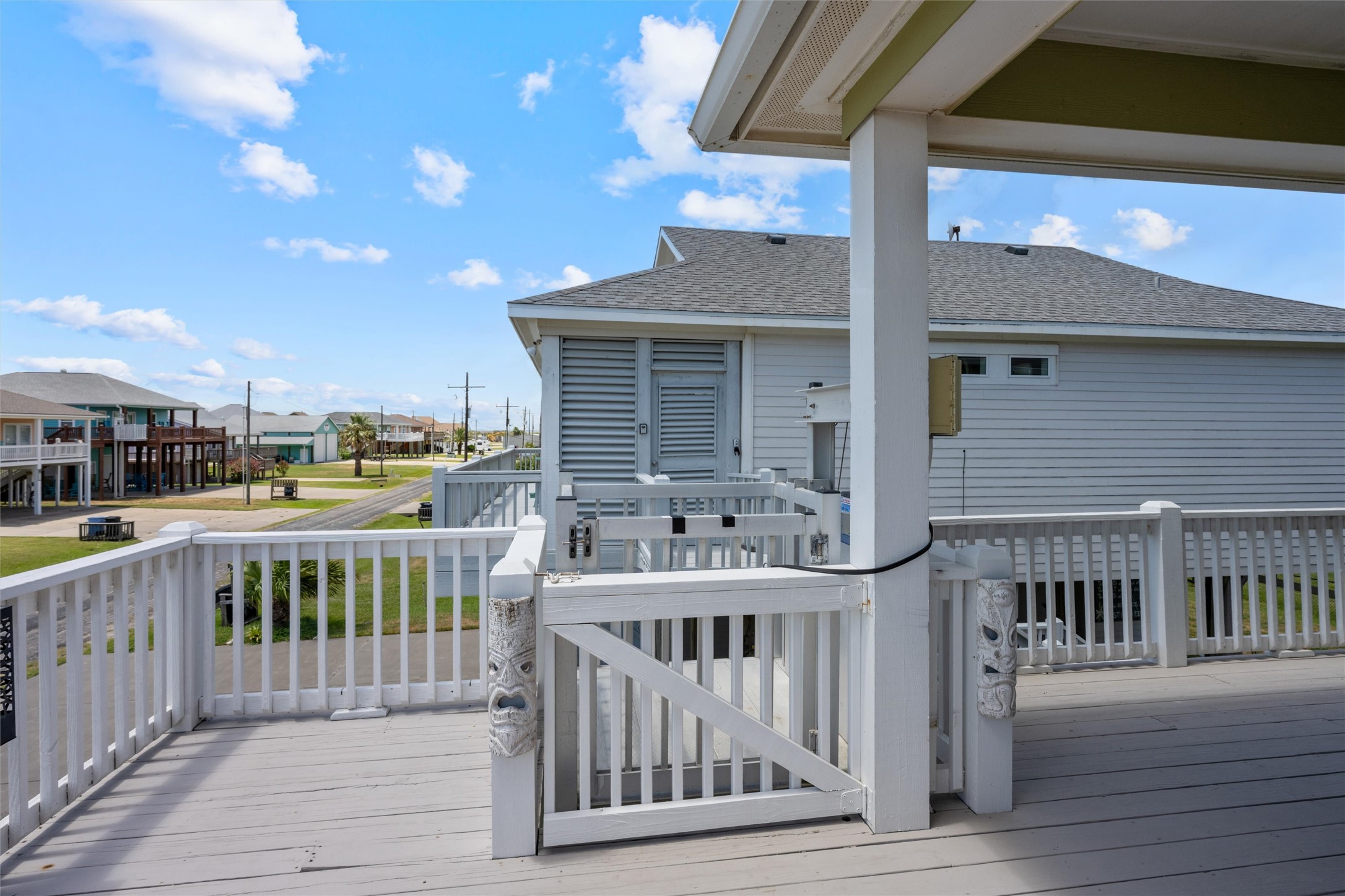 956 Biscayne Property Photo 8