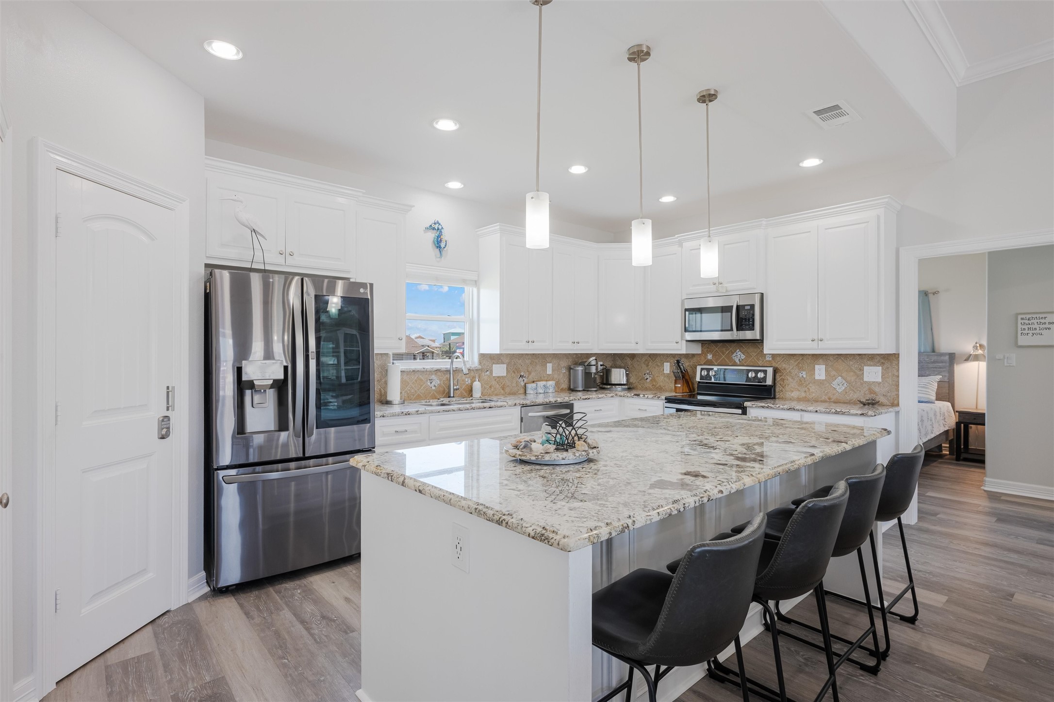 956 Biscayne Property Photo 14