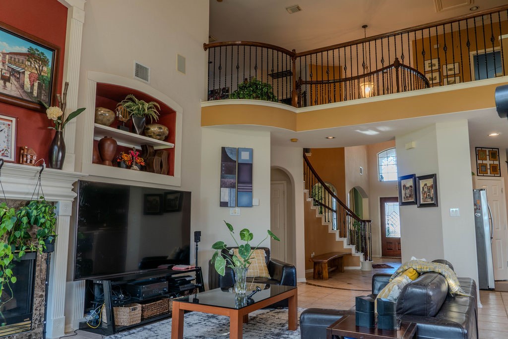 2010 Mountain Creek Street E Property Photo 12