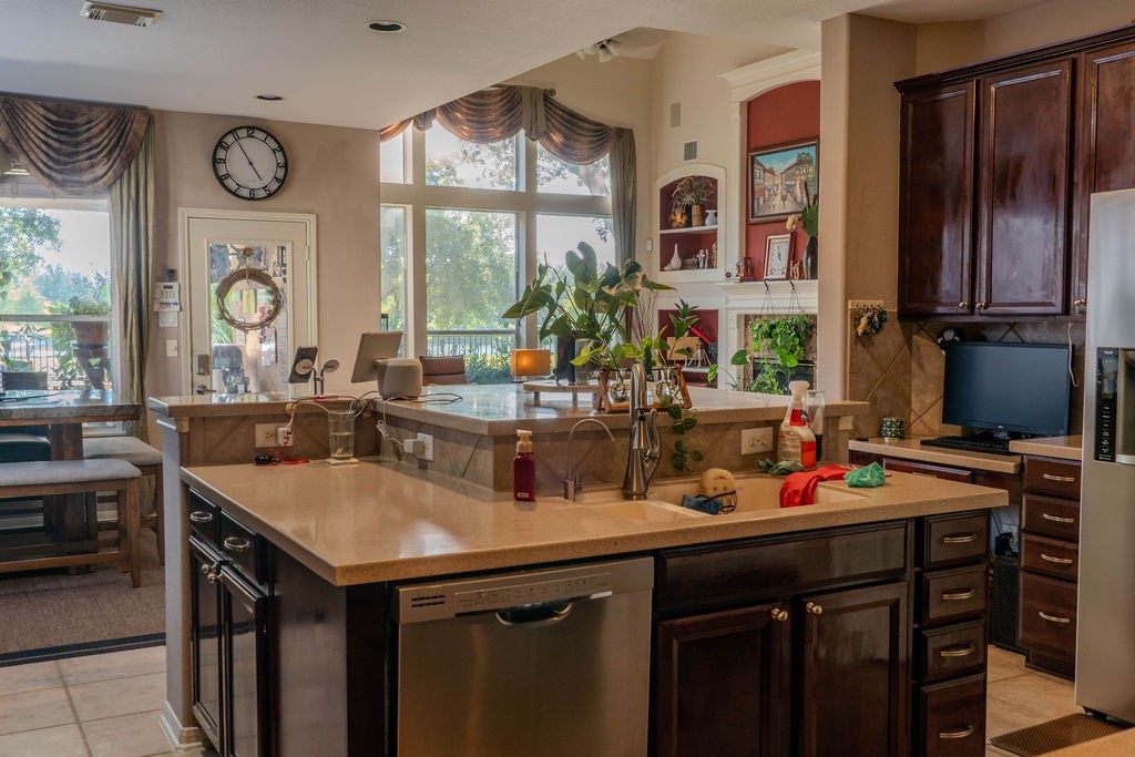 2010 Mountain Creek Street E Property Photo 15