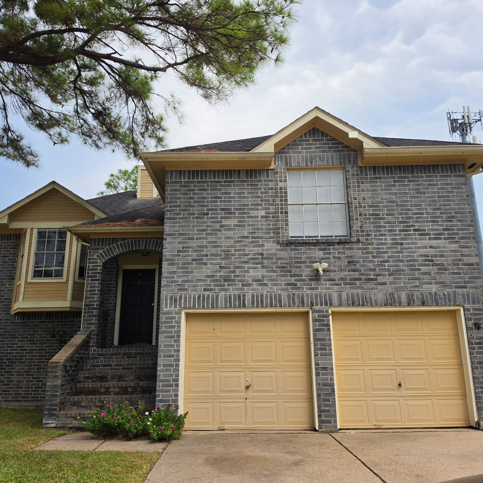1806 Northcliff Place Property Photo 1
