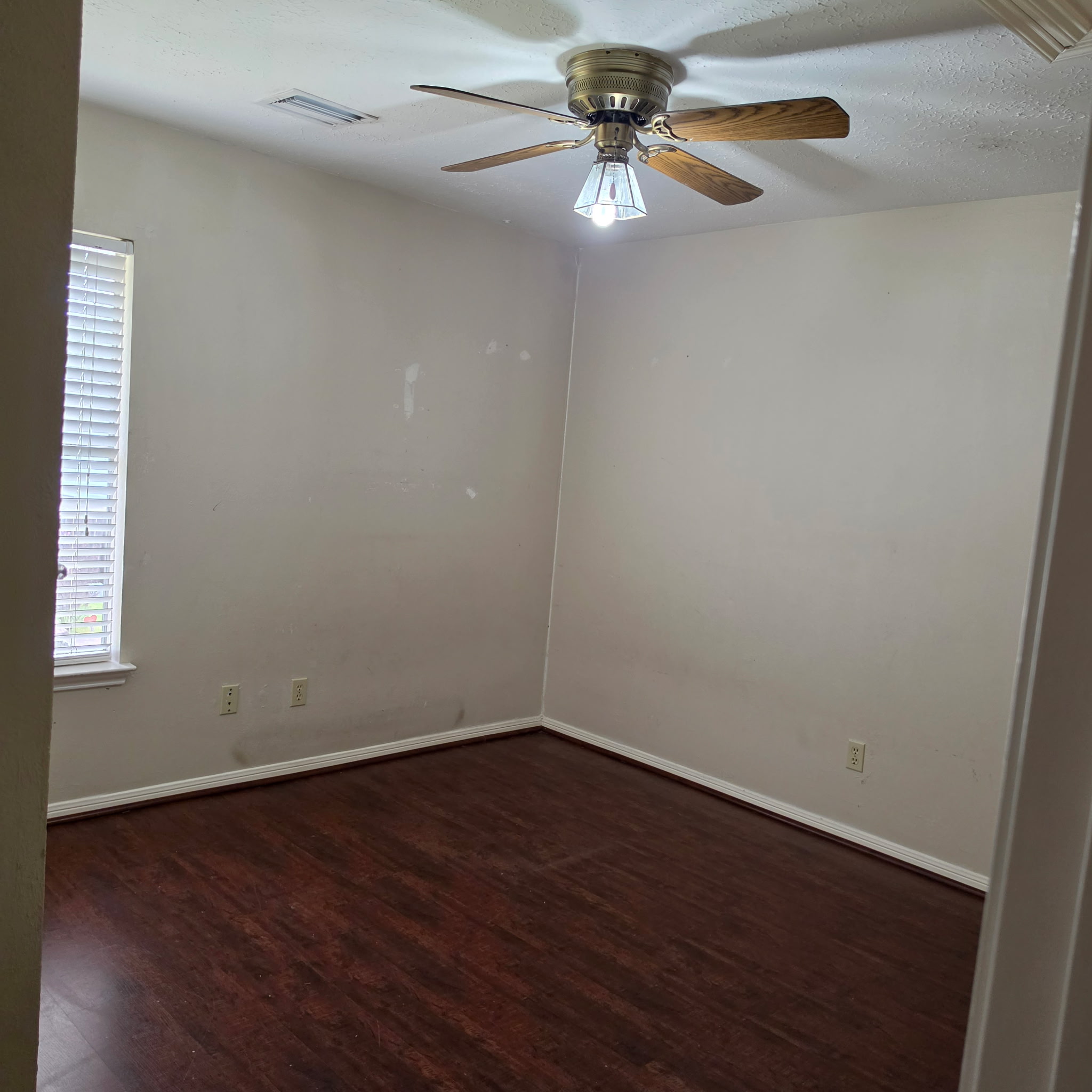 1806 Northcliff Place Property Photo 4