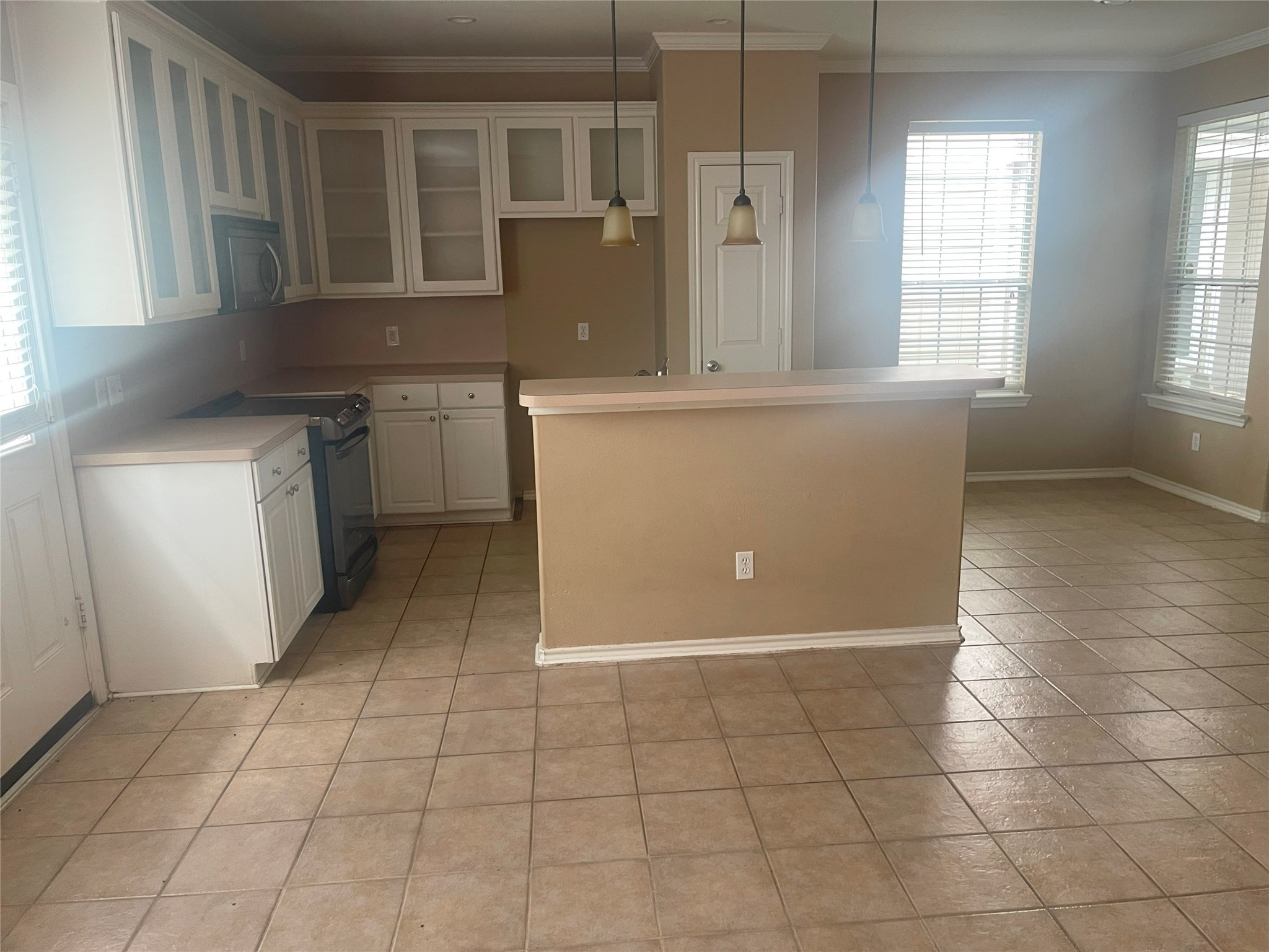 5815 Vinemont Lane Property Photo 7