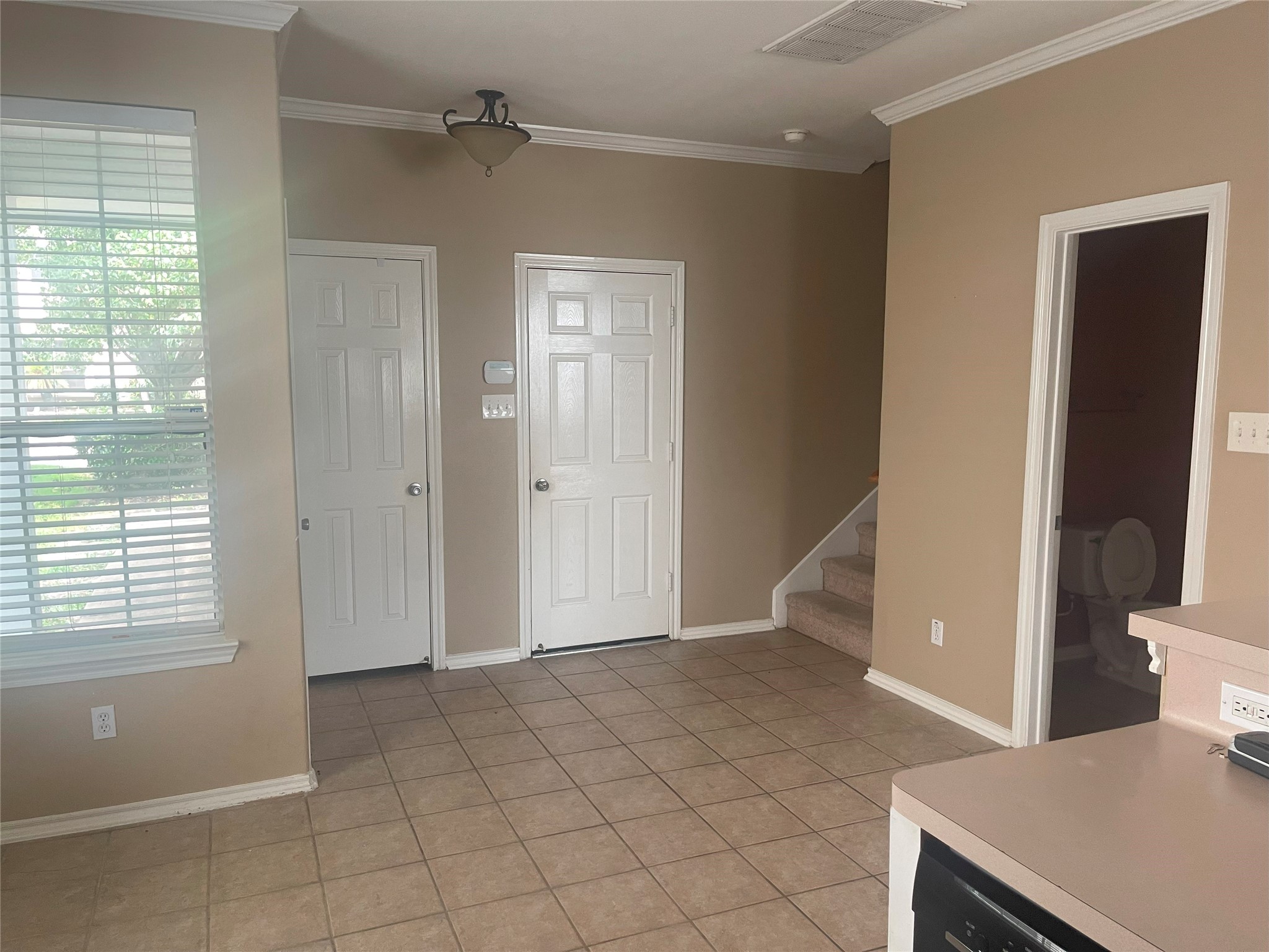 5815 Vinemont Lane Property Photo 11
