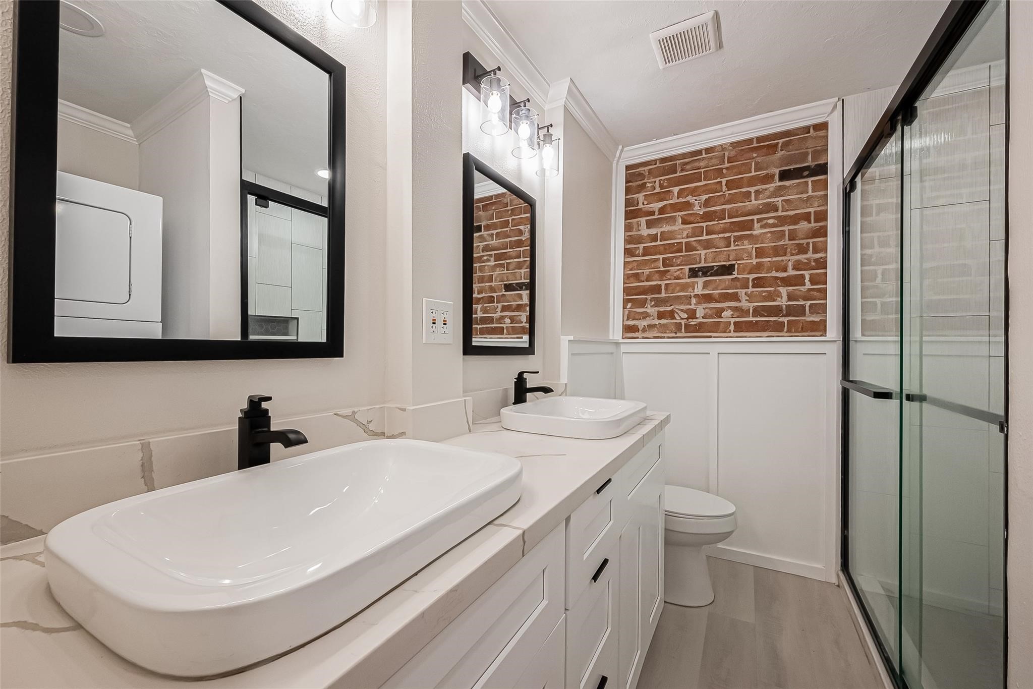 12 Hyde Park Blvd 7 Property Photo 15