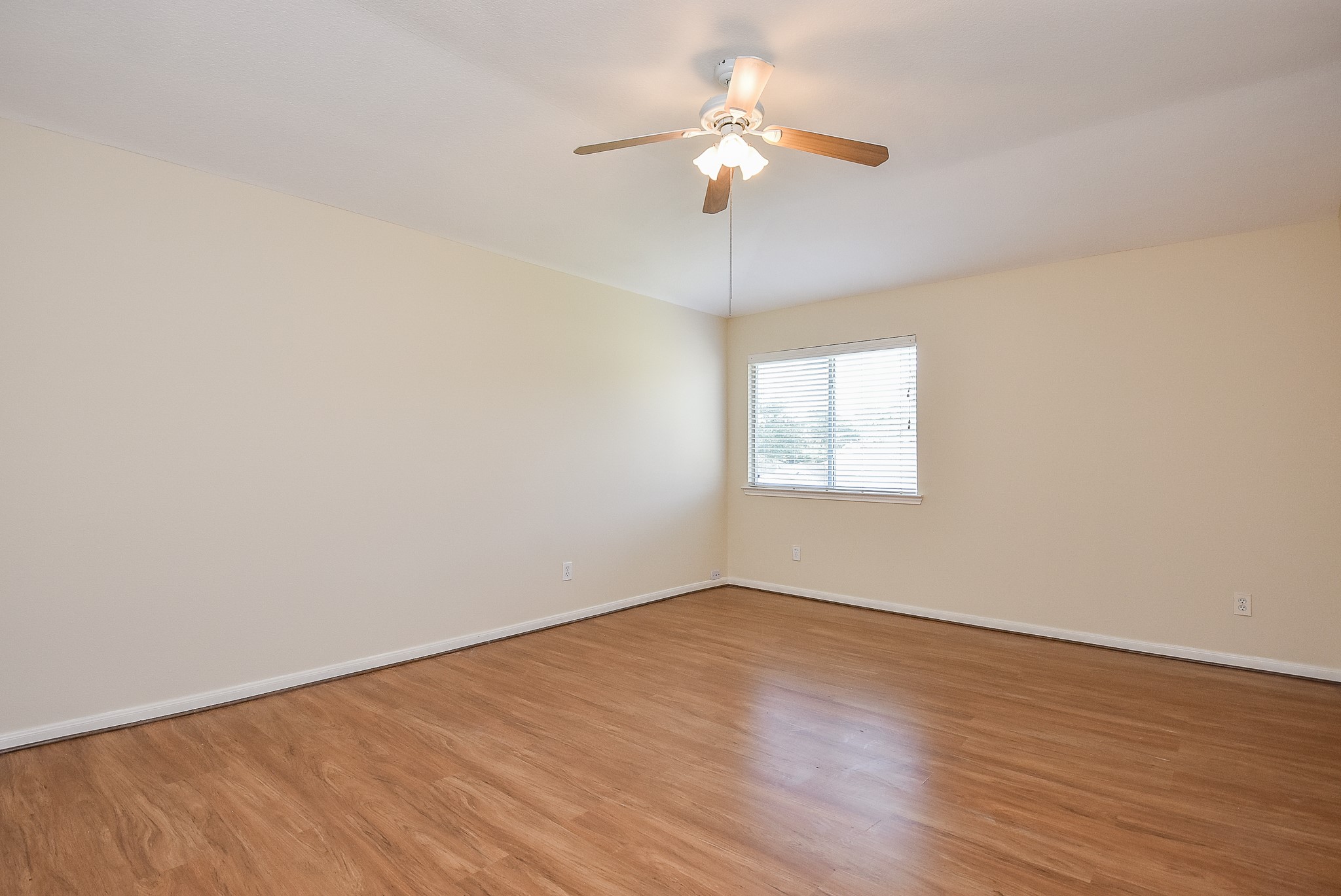 23527 Maple View Drive Property Photo 17