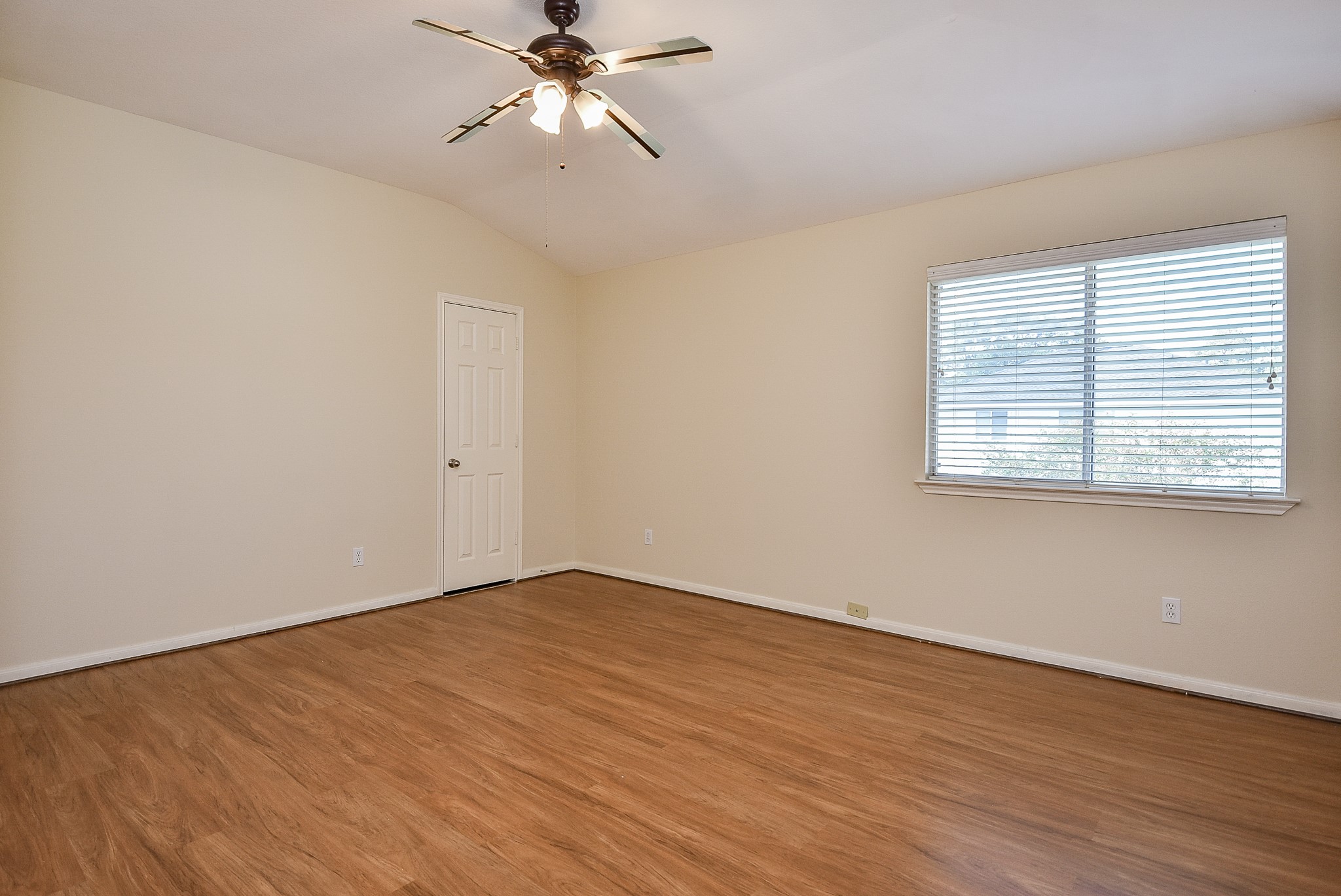 23527 Maple View Drive Property Photo 22