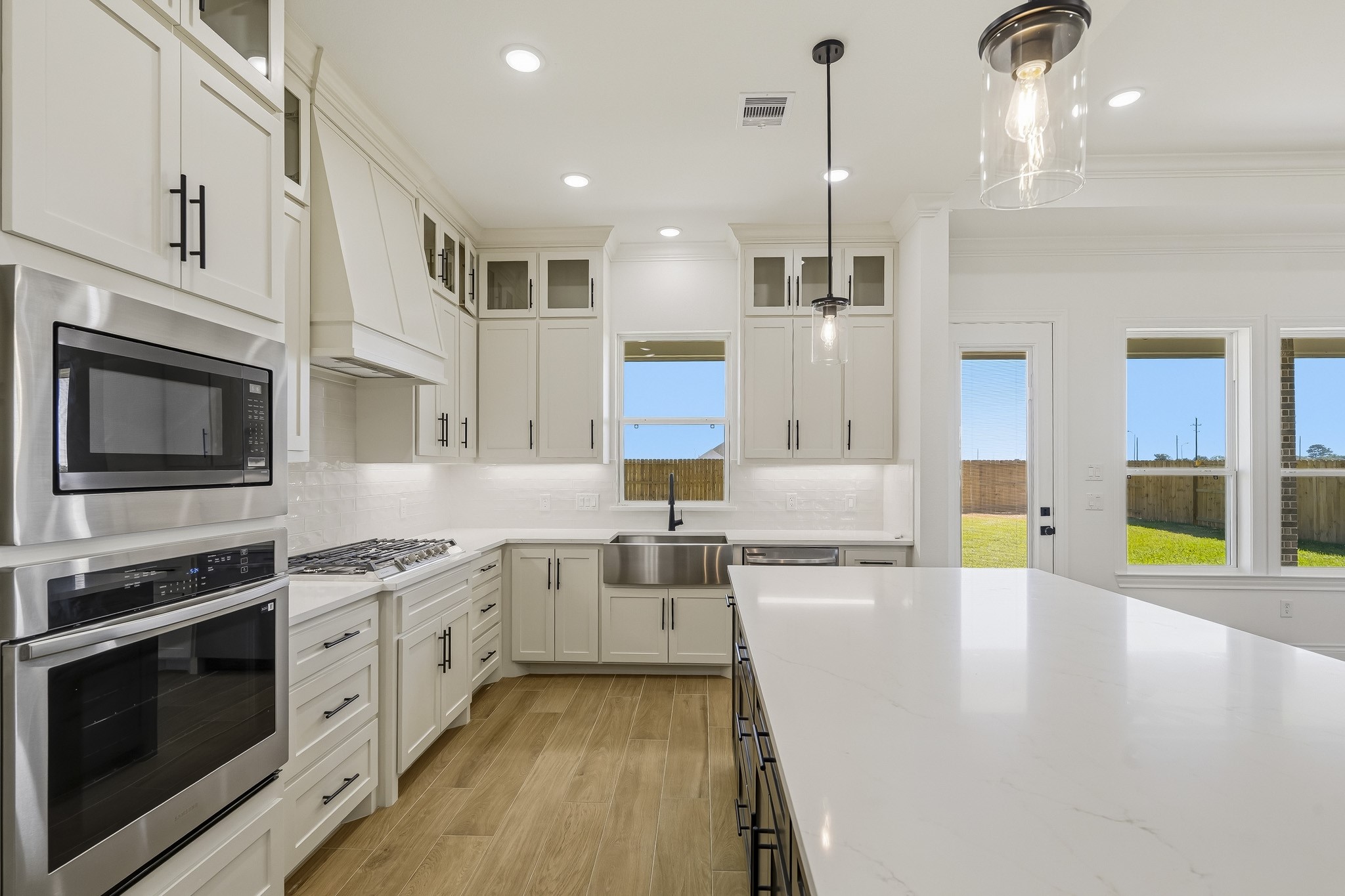 14703 Camila Drive Property Photo 6