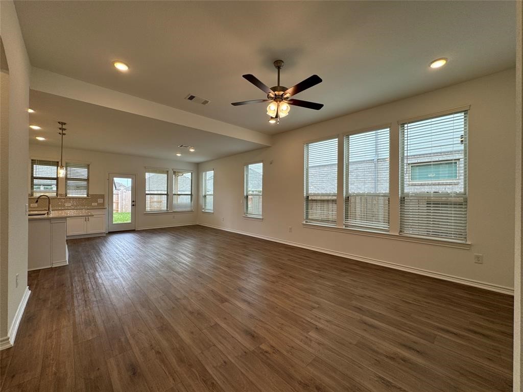 1208 Jasmine View Ln Property Photo 4