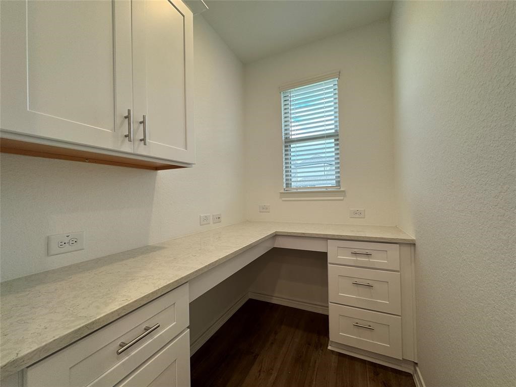 1208 Jasmine View Ln Property Photo 10