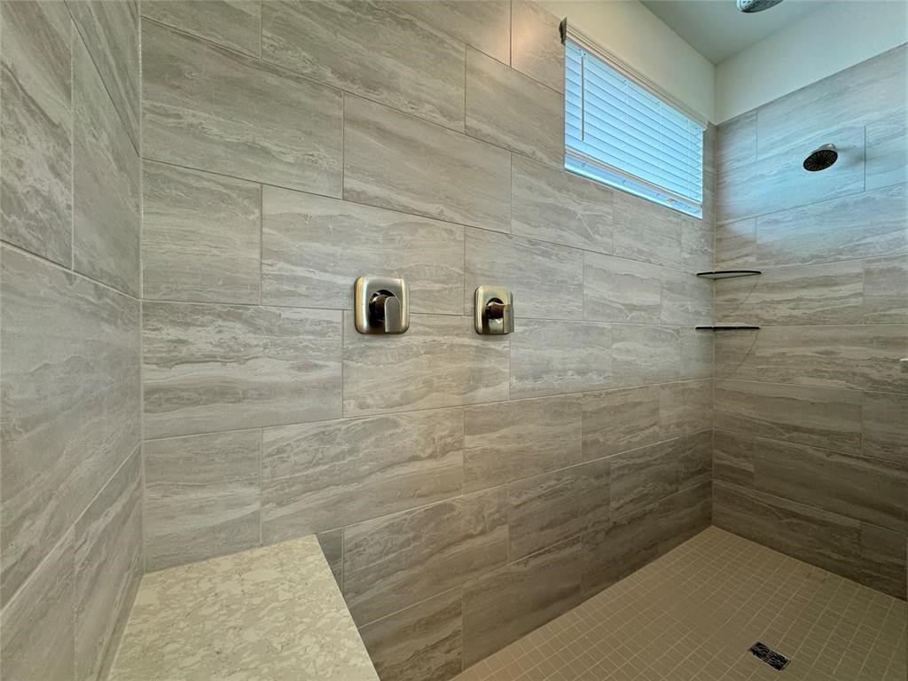 1208 Jasmine View Ln Property Photo 15
