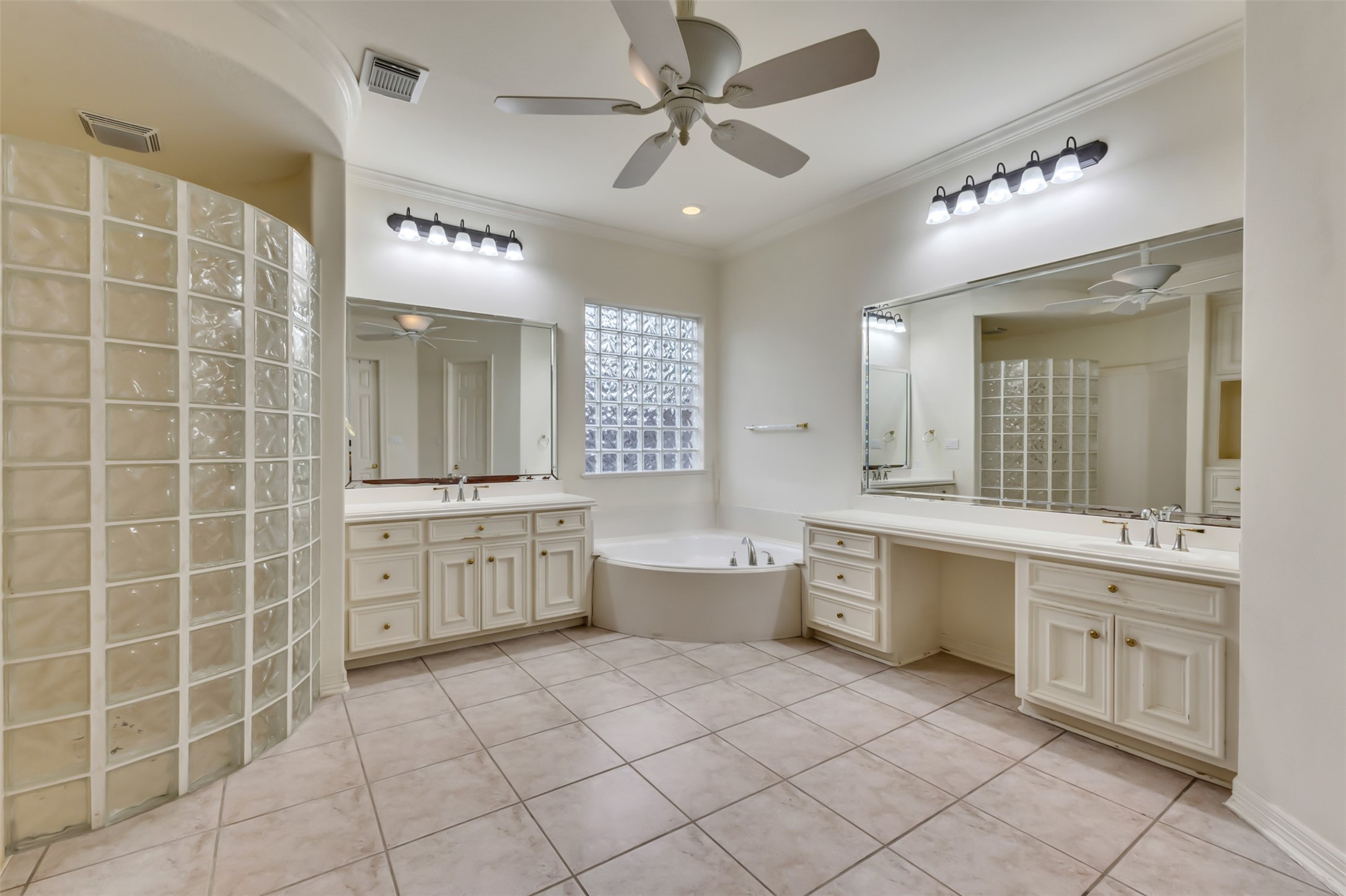 2606 Heatherbend Drive Property Photo 21