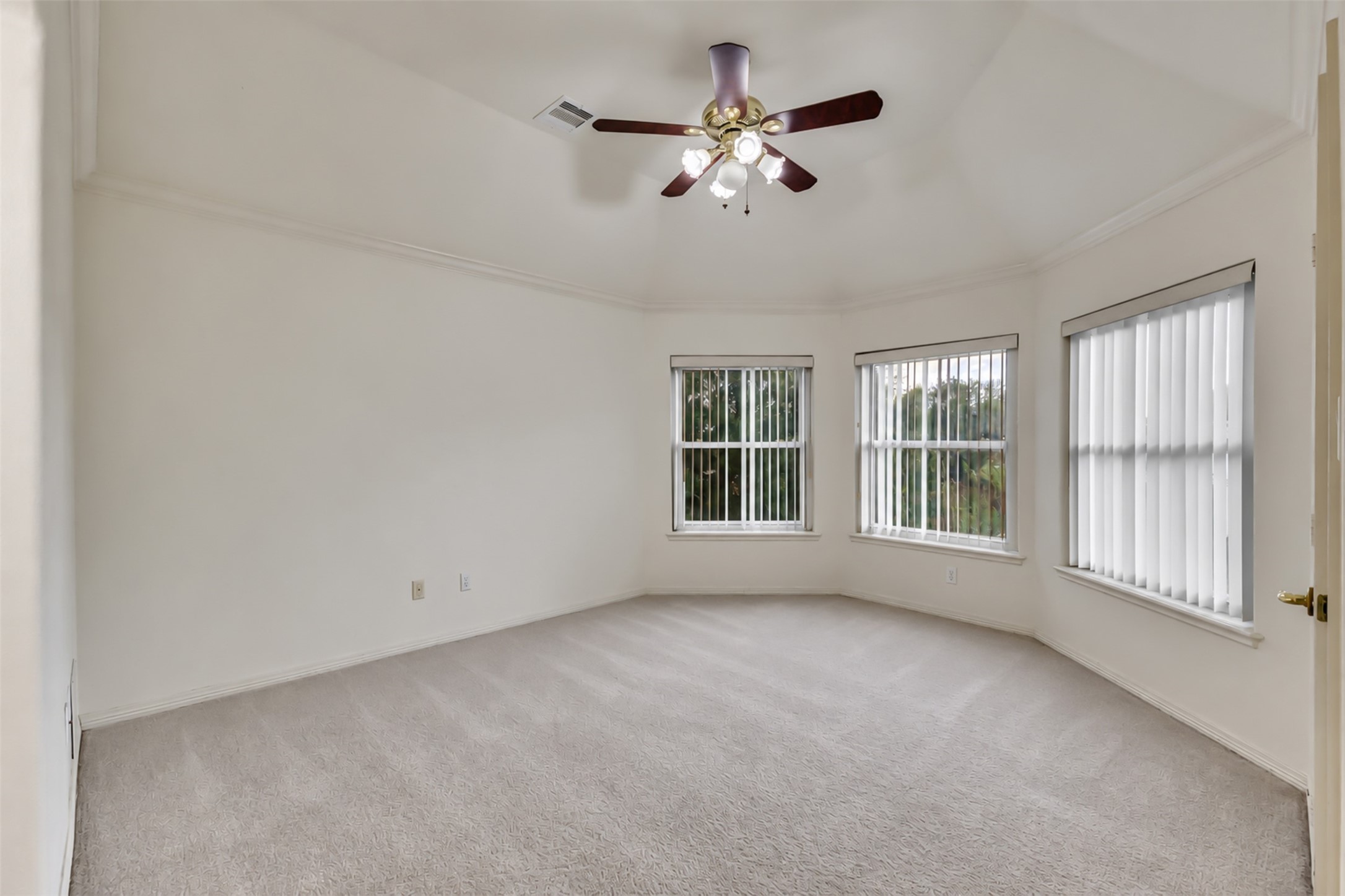 2606 Heatherbend Drive Property Photo 24