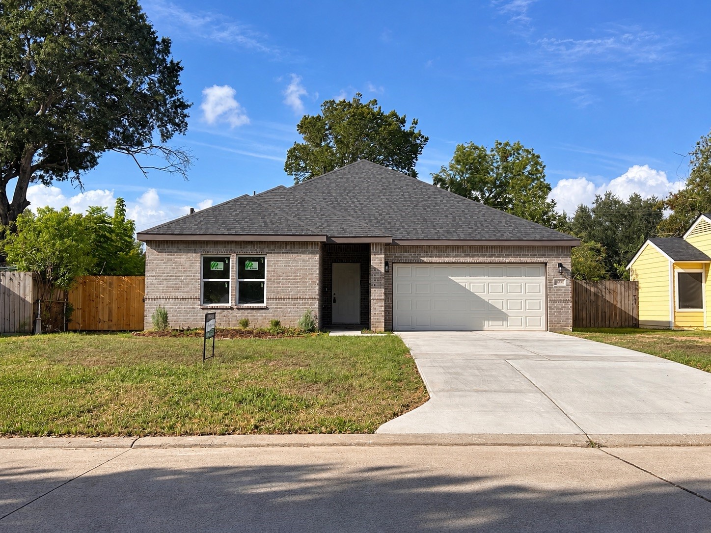 501 Briarwood Drive Property Photo 1