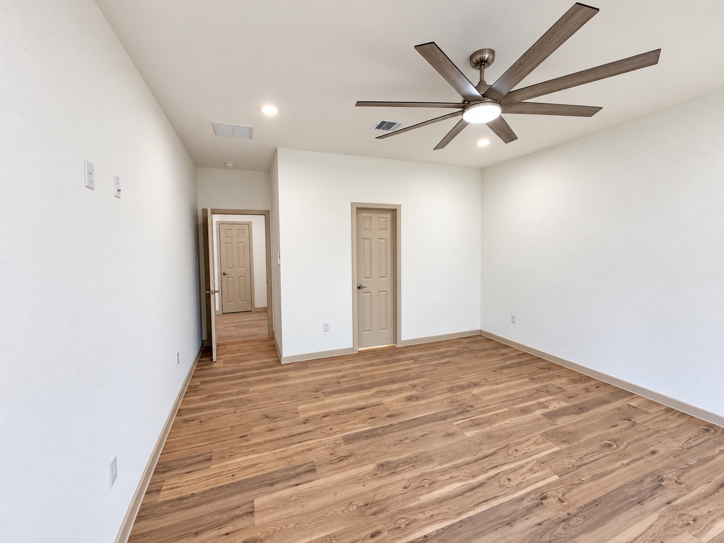 501 Briarwood Drive Property Photo 9