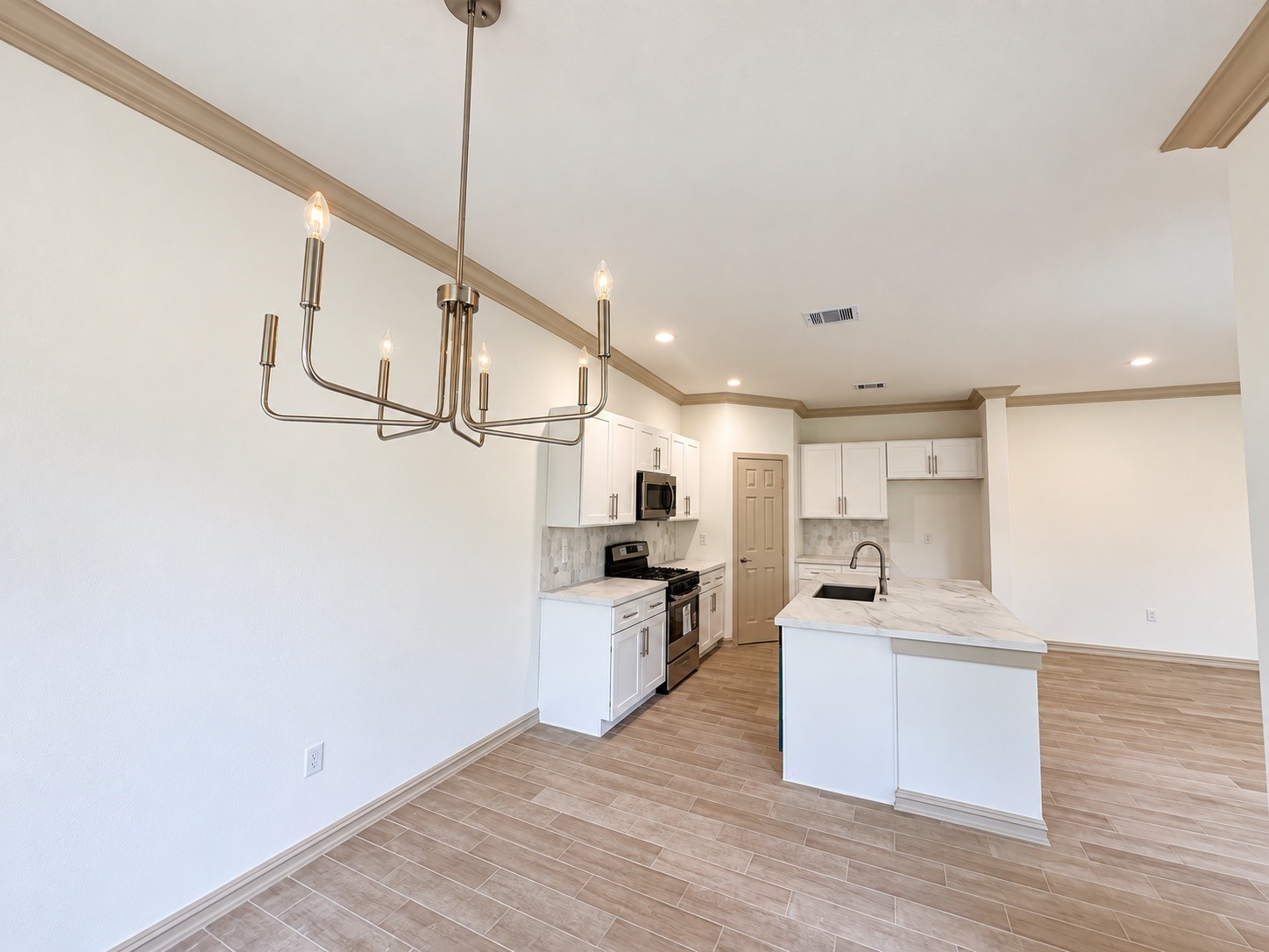 501 Briarwood Drive Property Photo 11