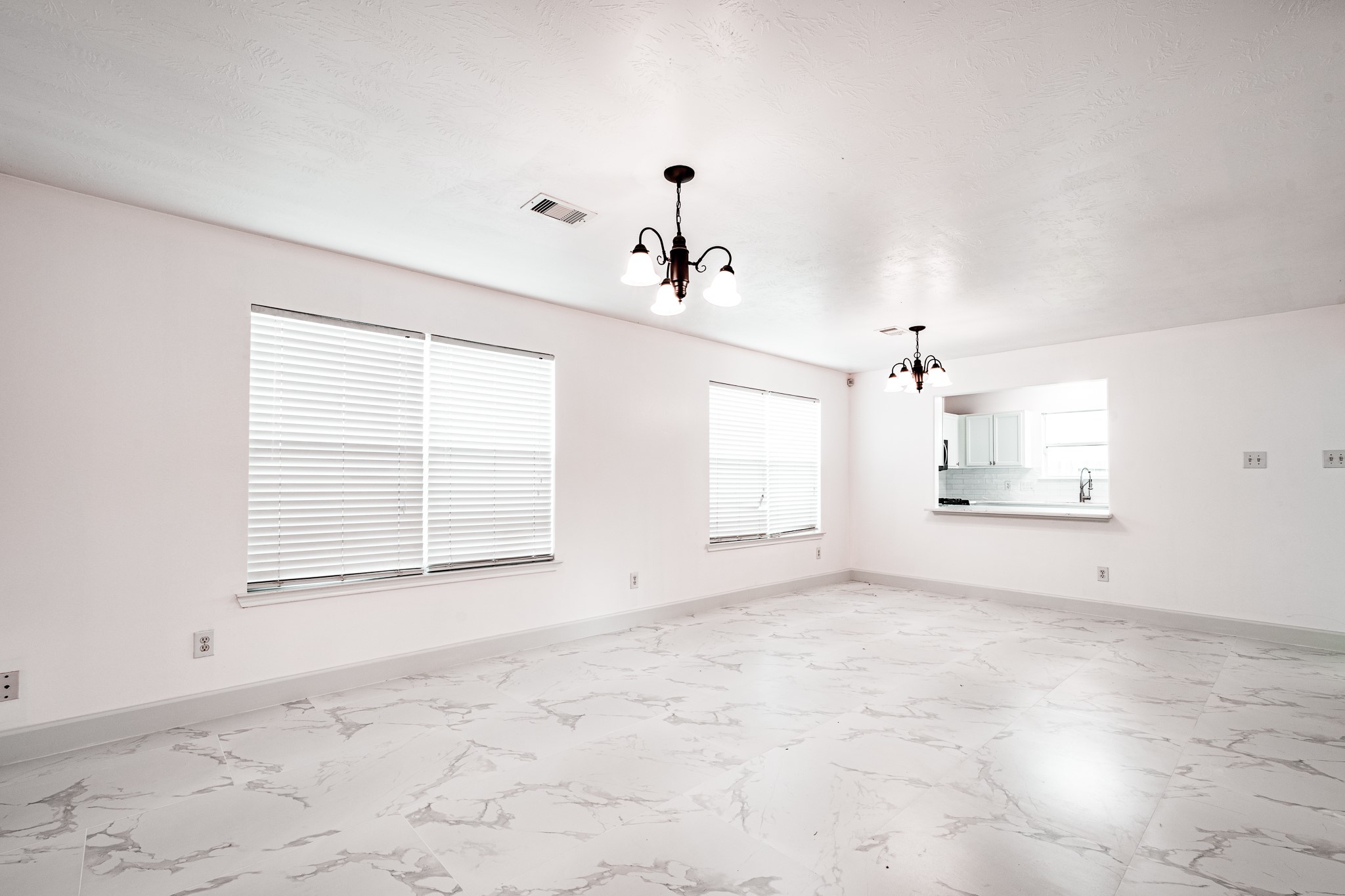 4435 Crossvine Avenue Property Photo 3