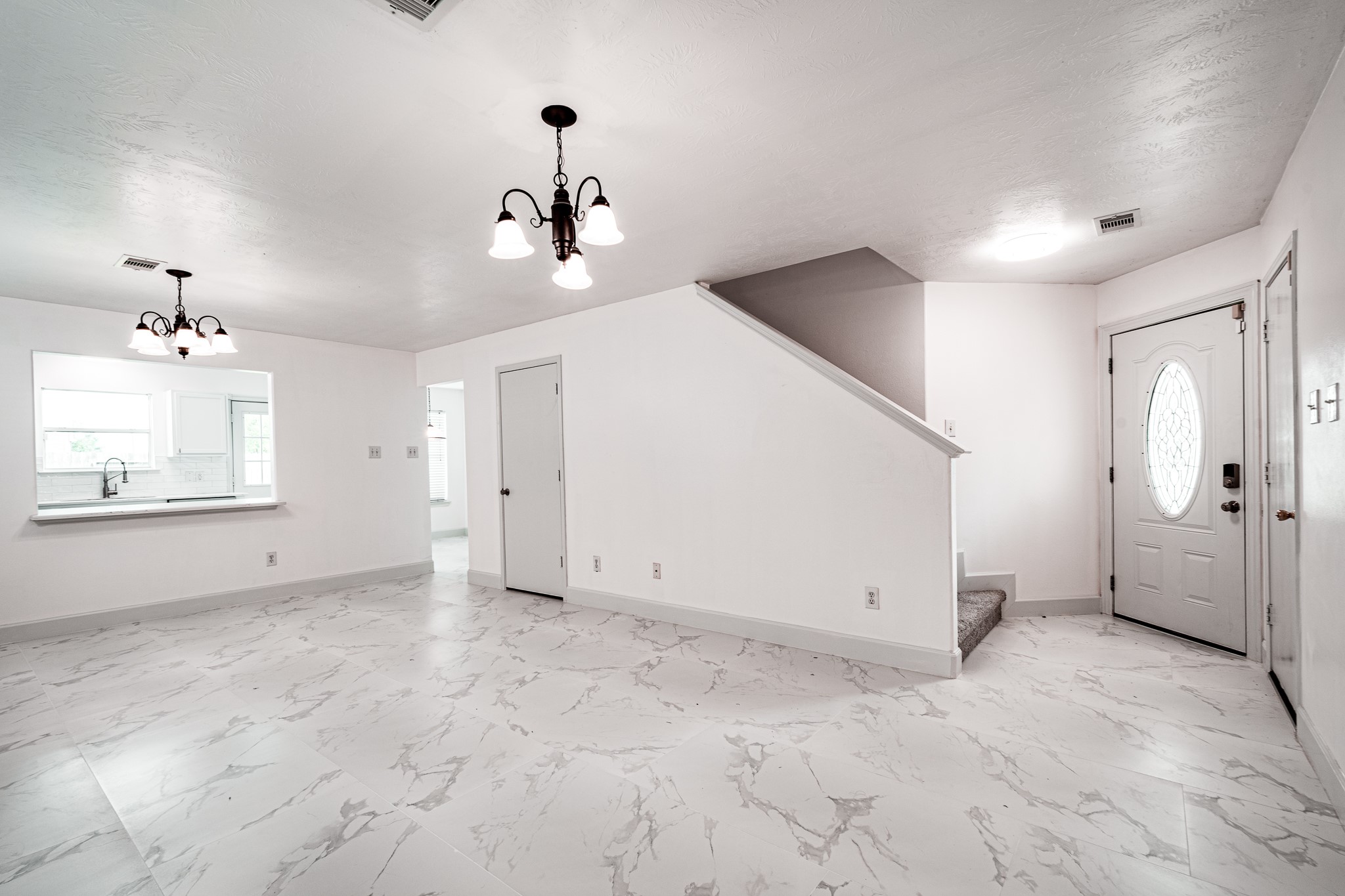 4435 Crossvine Avenue Property Photo 4