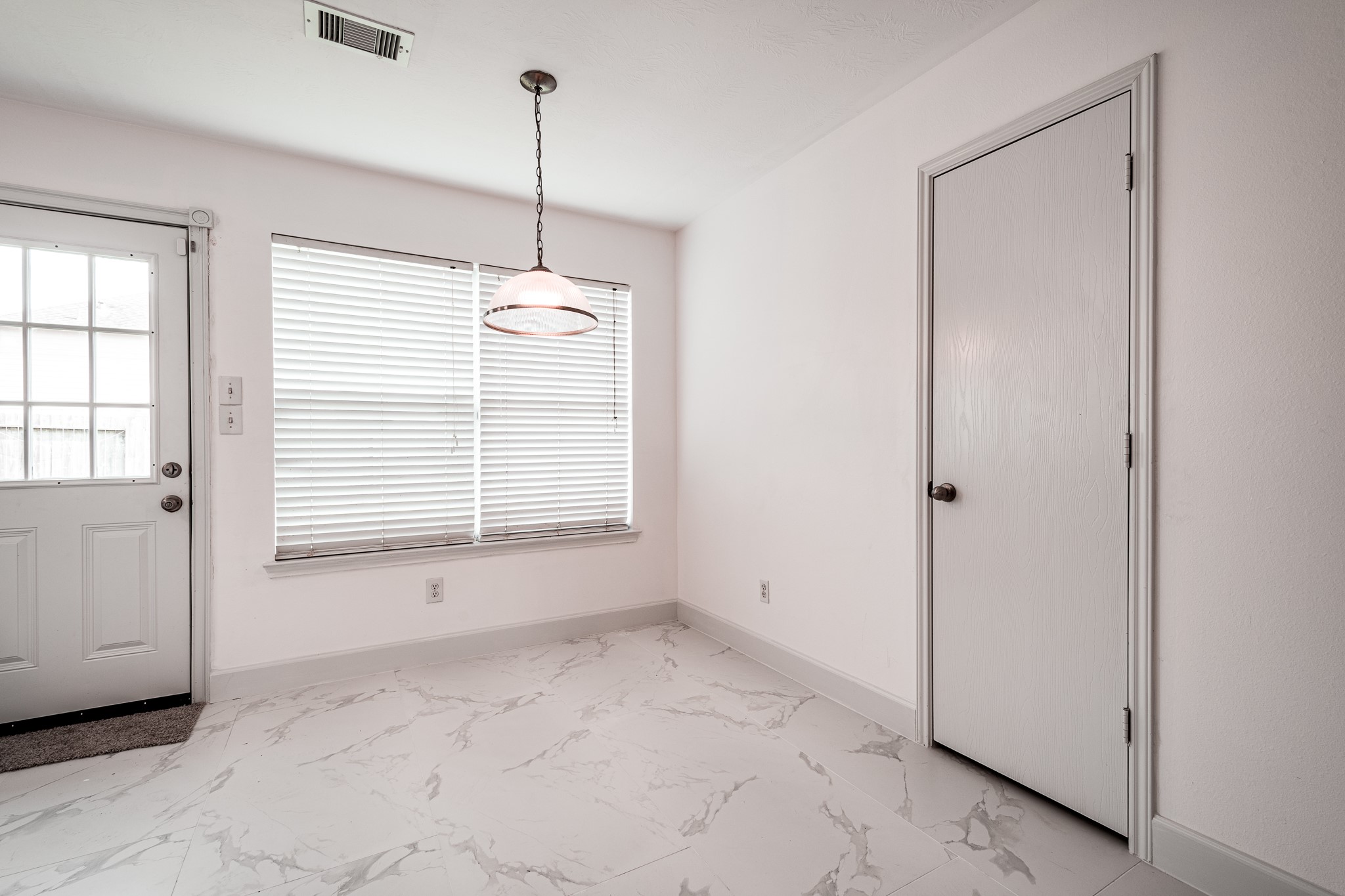 4435 Crossvine Avenue Property Photo 8