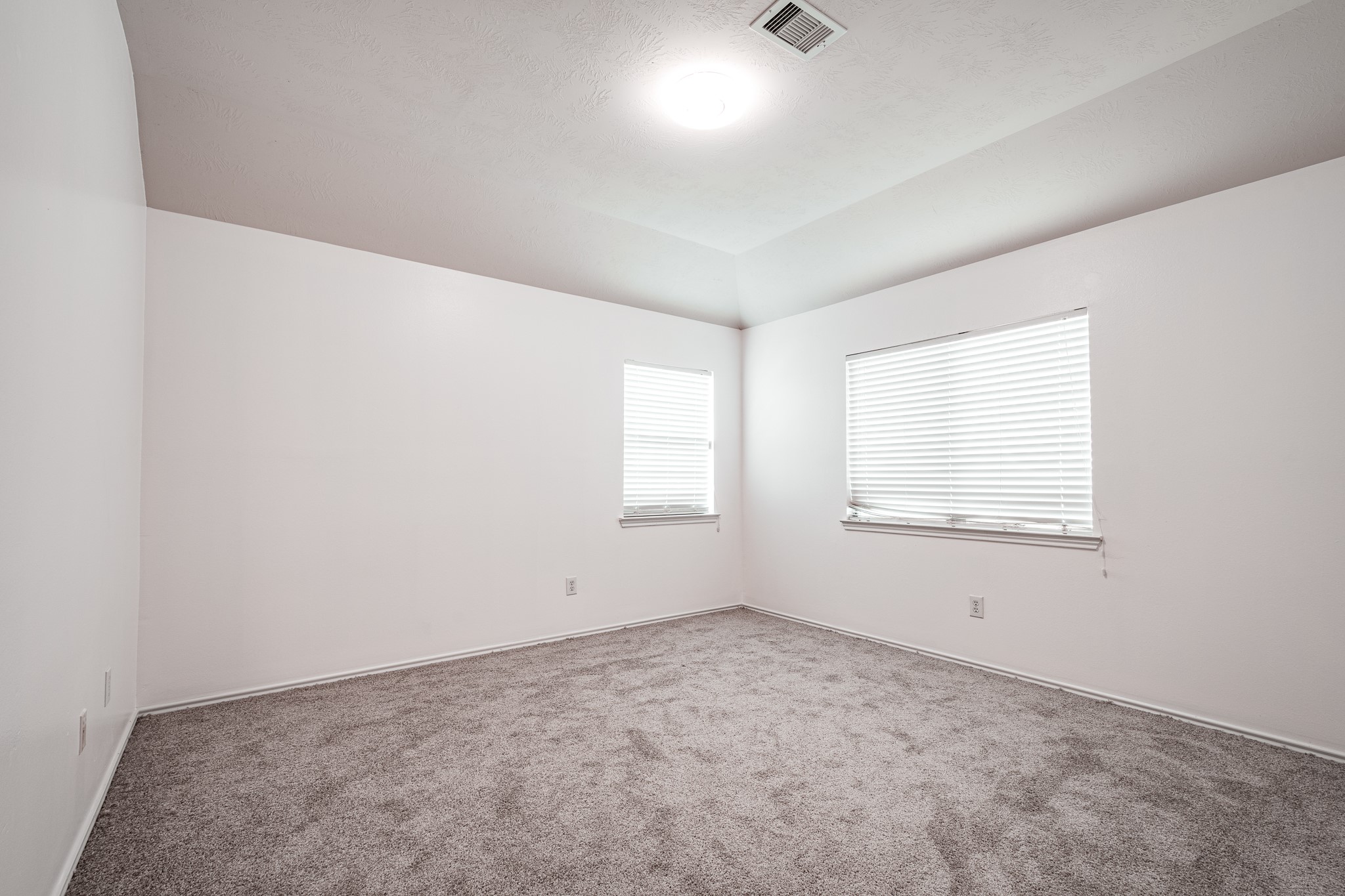 4435 Crossvine Avenue Property Photo 10