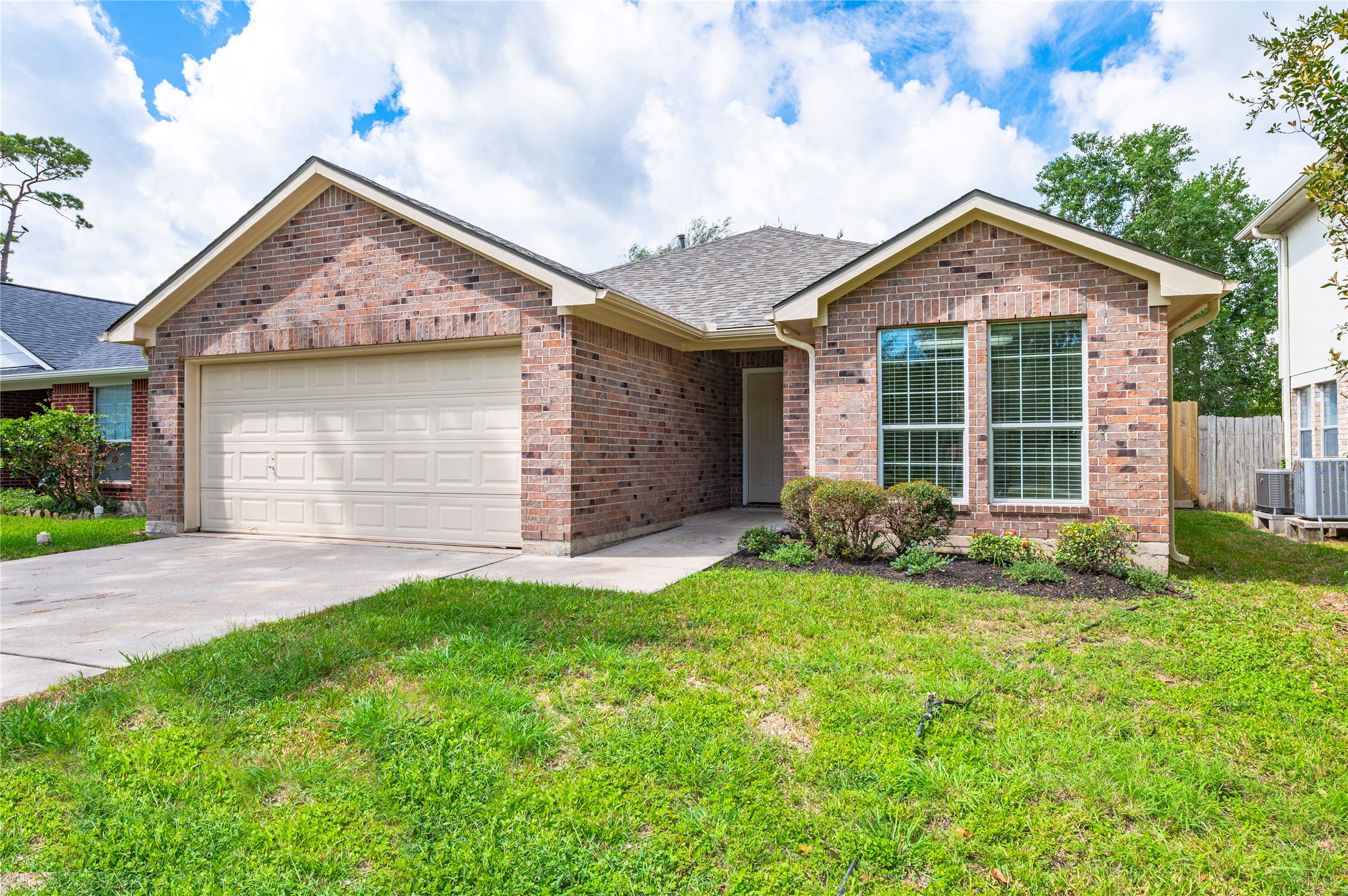 4337 Country Club Drive Property Photo 5