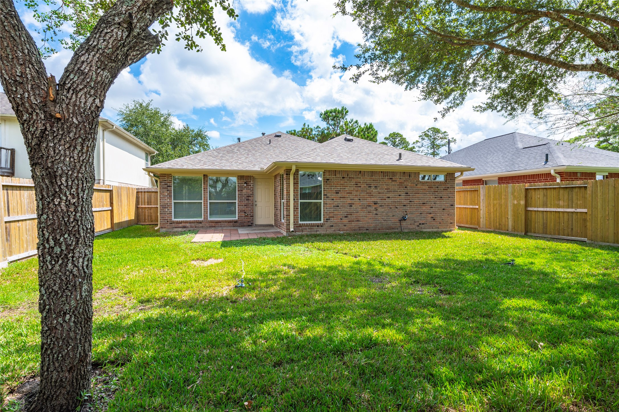 4337 Country Club Drive Property Photo 11