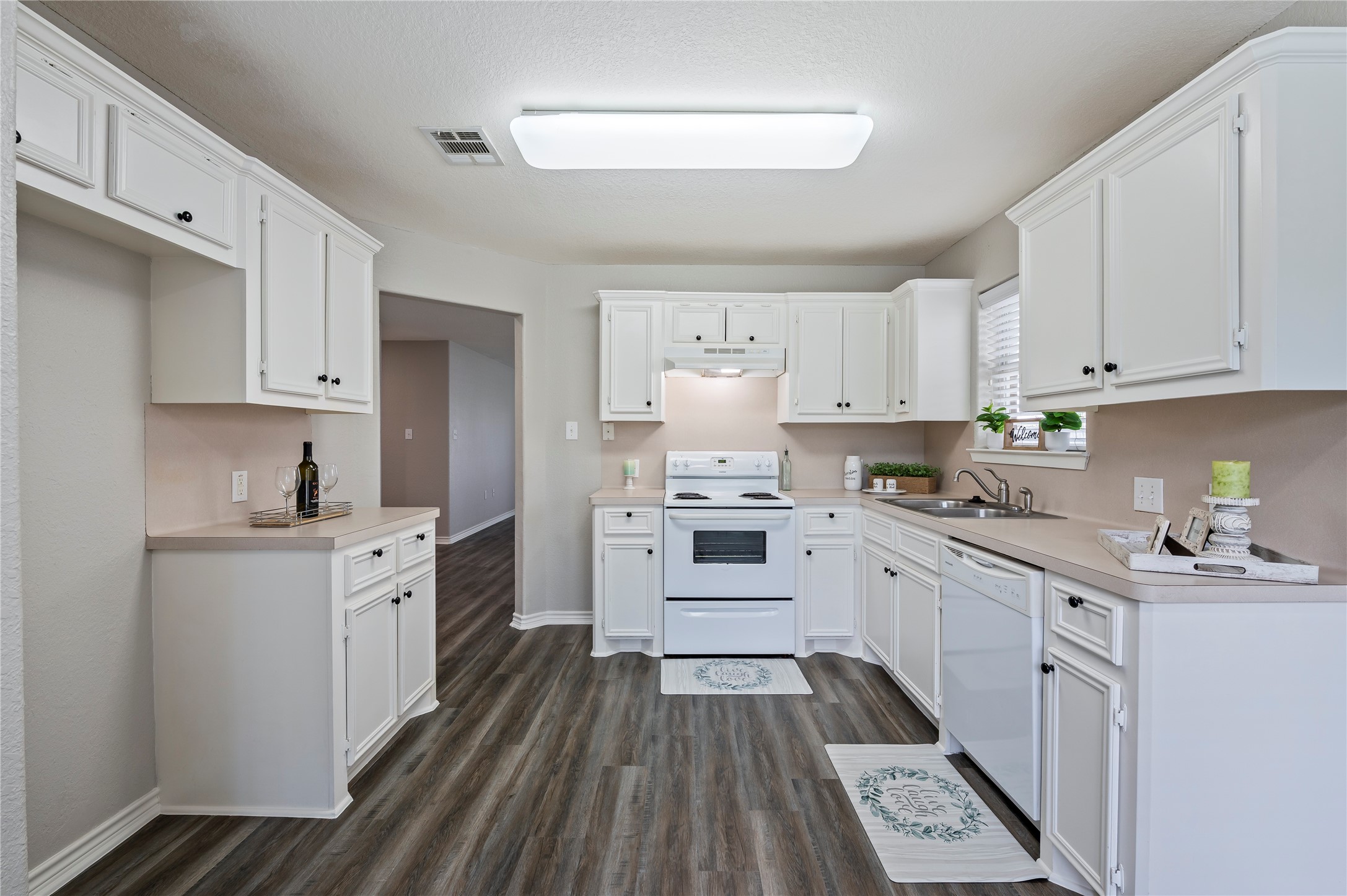 4337 Country Club Drive Property Photo 17