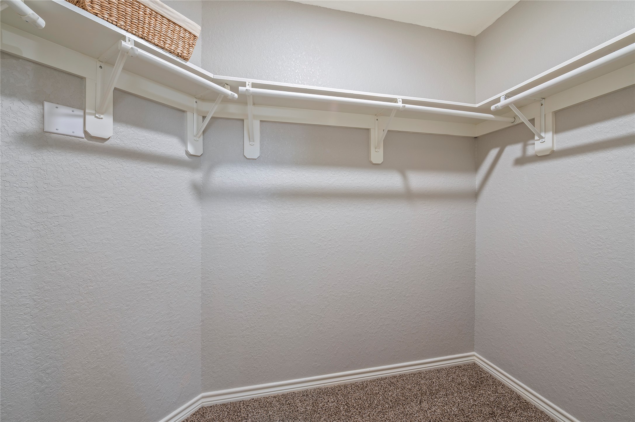 4337 Country Club Drive Property Photo 23