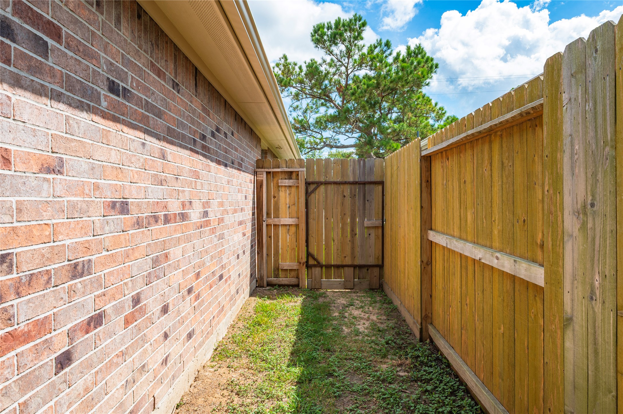 4337 Country Club Drive Property Photo 30