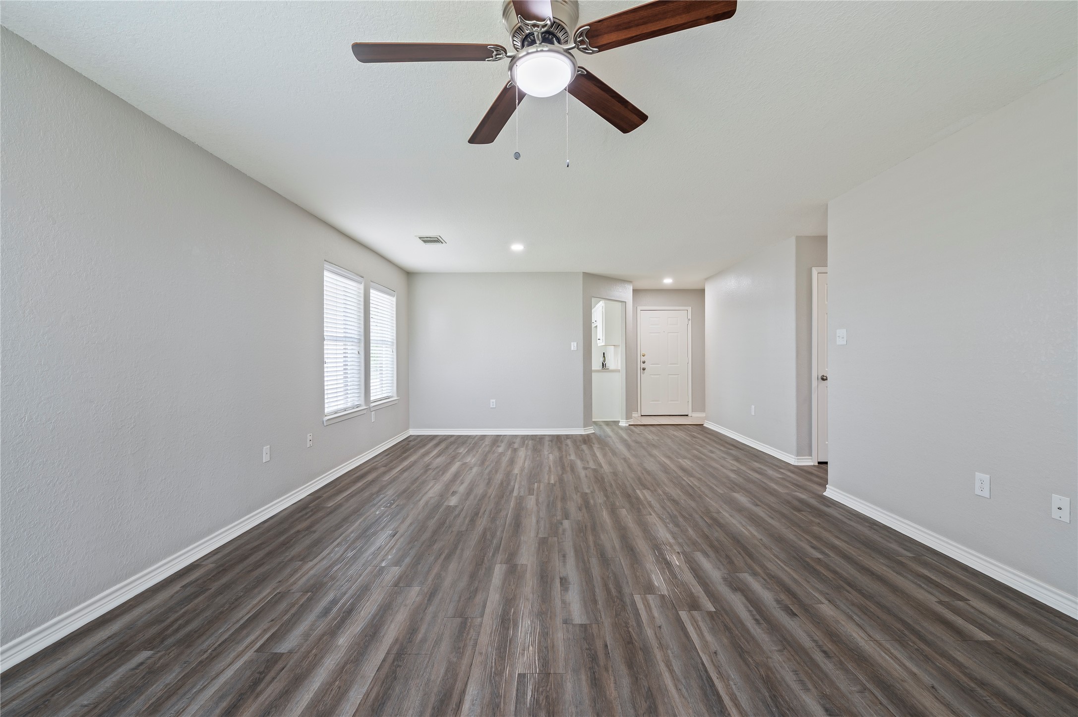 4337 Country Club Drive Property Photo 36