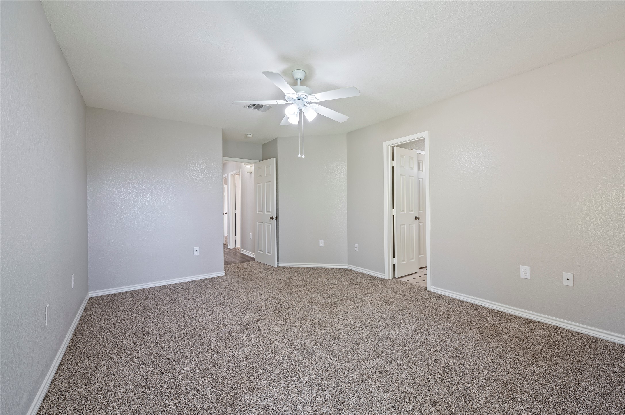 4337 Country Club Drive Property Photo 37
