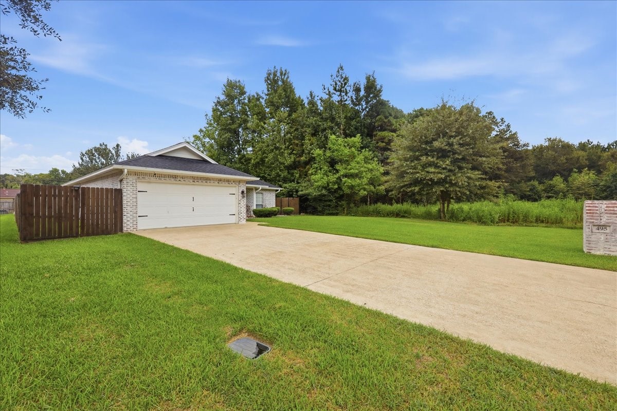 495 Moore Drive Property Photo 3